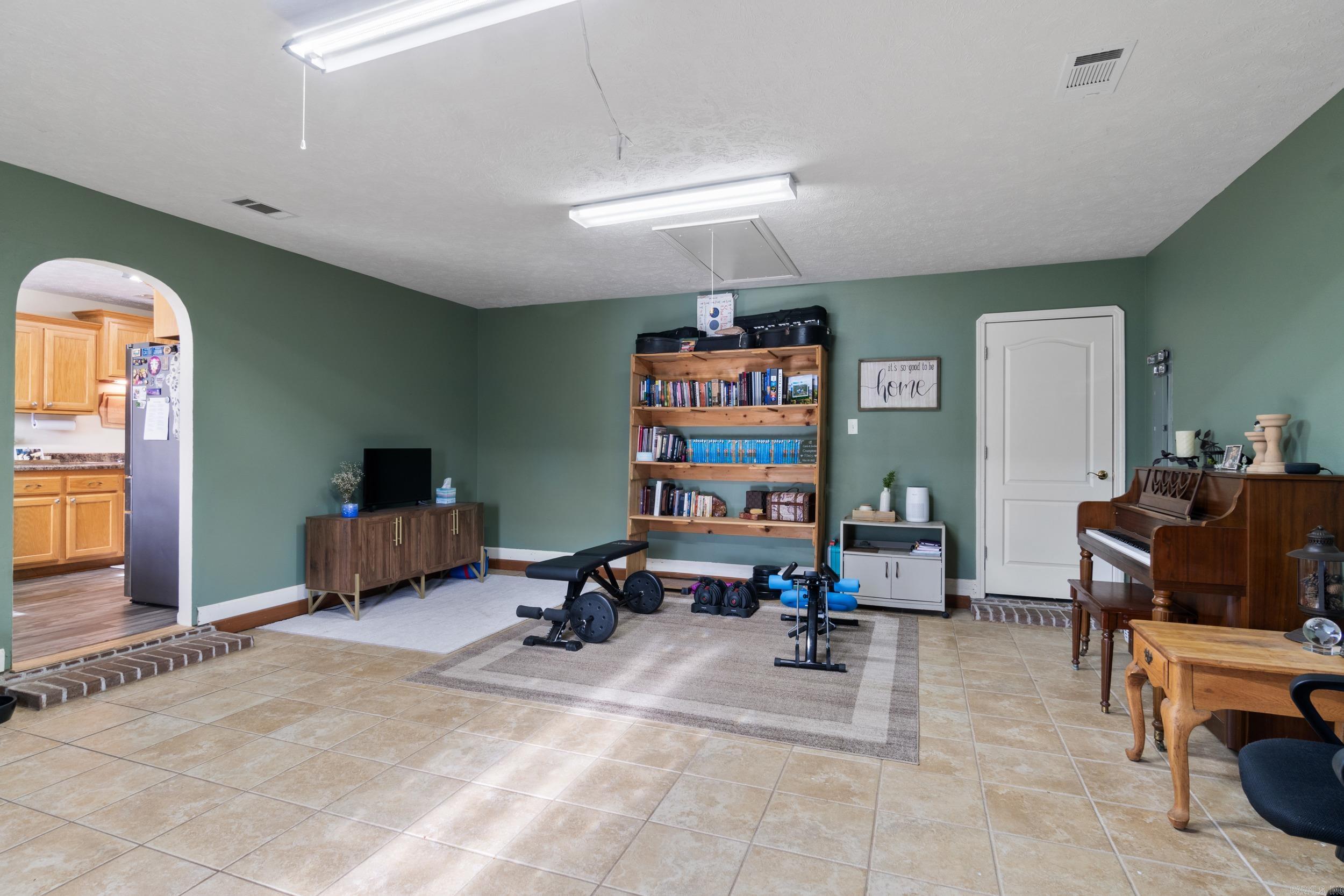 108  Rambler  Rose Bud, AR
