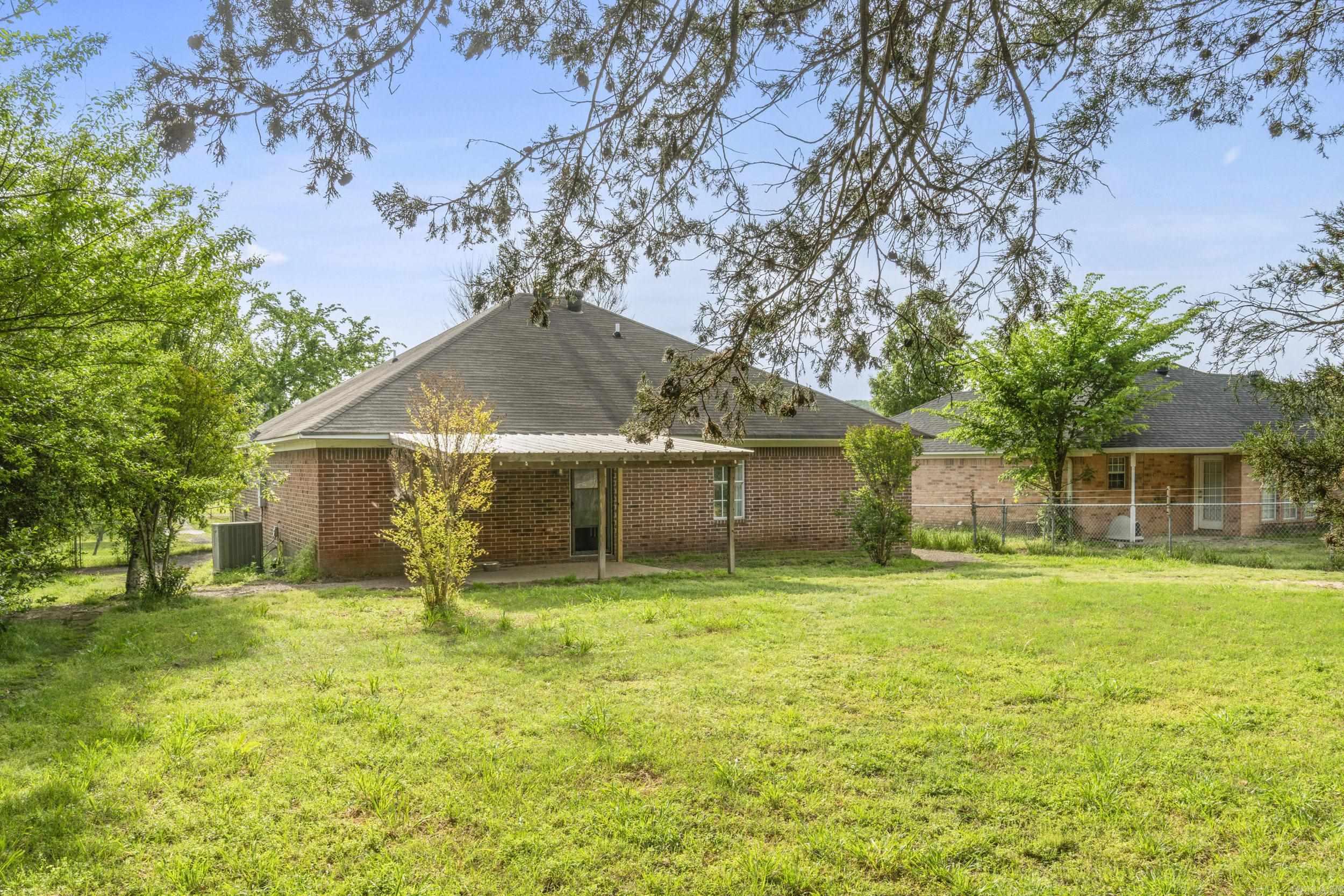 108  Rambler  Rose Bud, AR