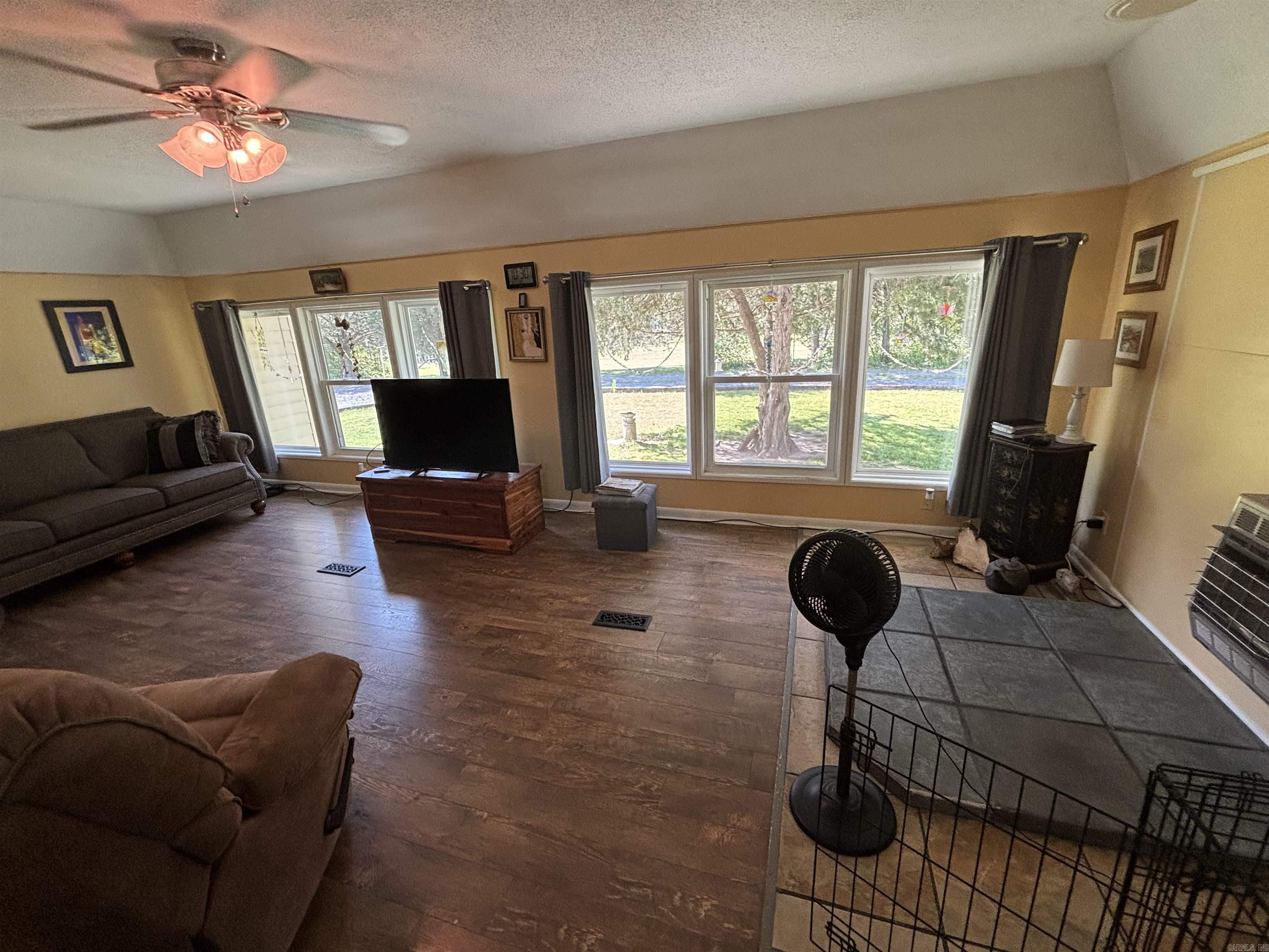 4875 Wilburn Rd. Wilburn, AR 72179