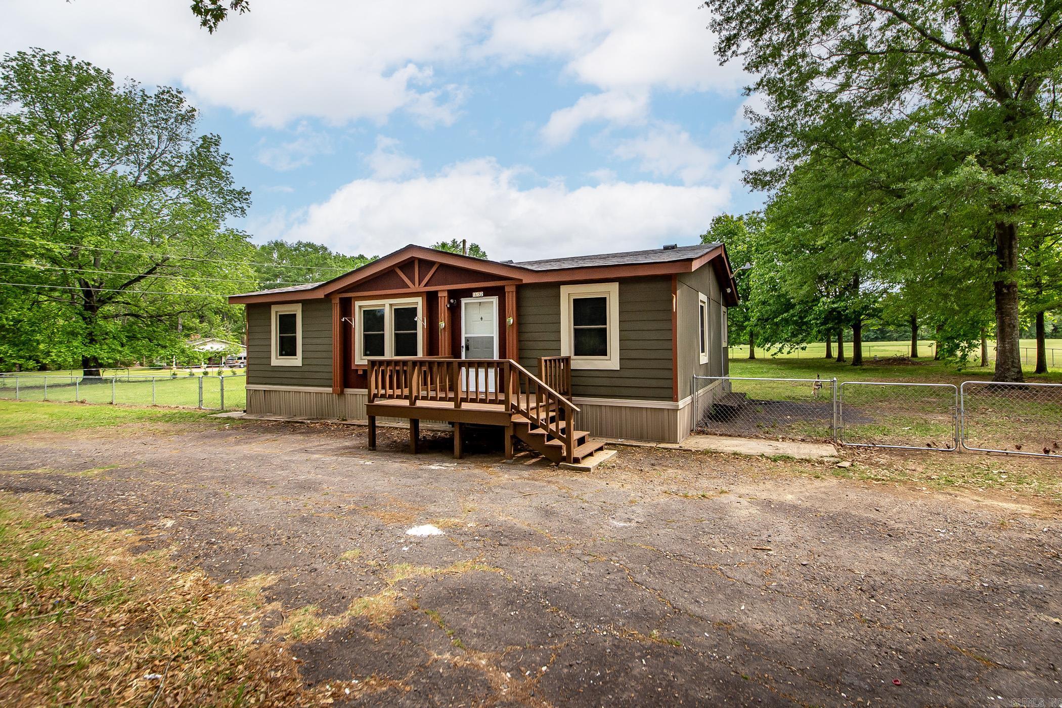 1802 E Main  Cabot, AR