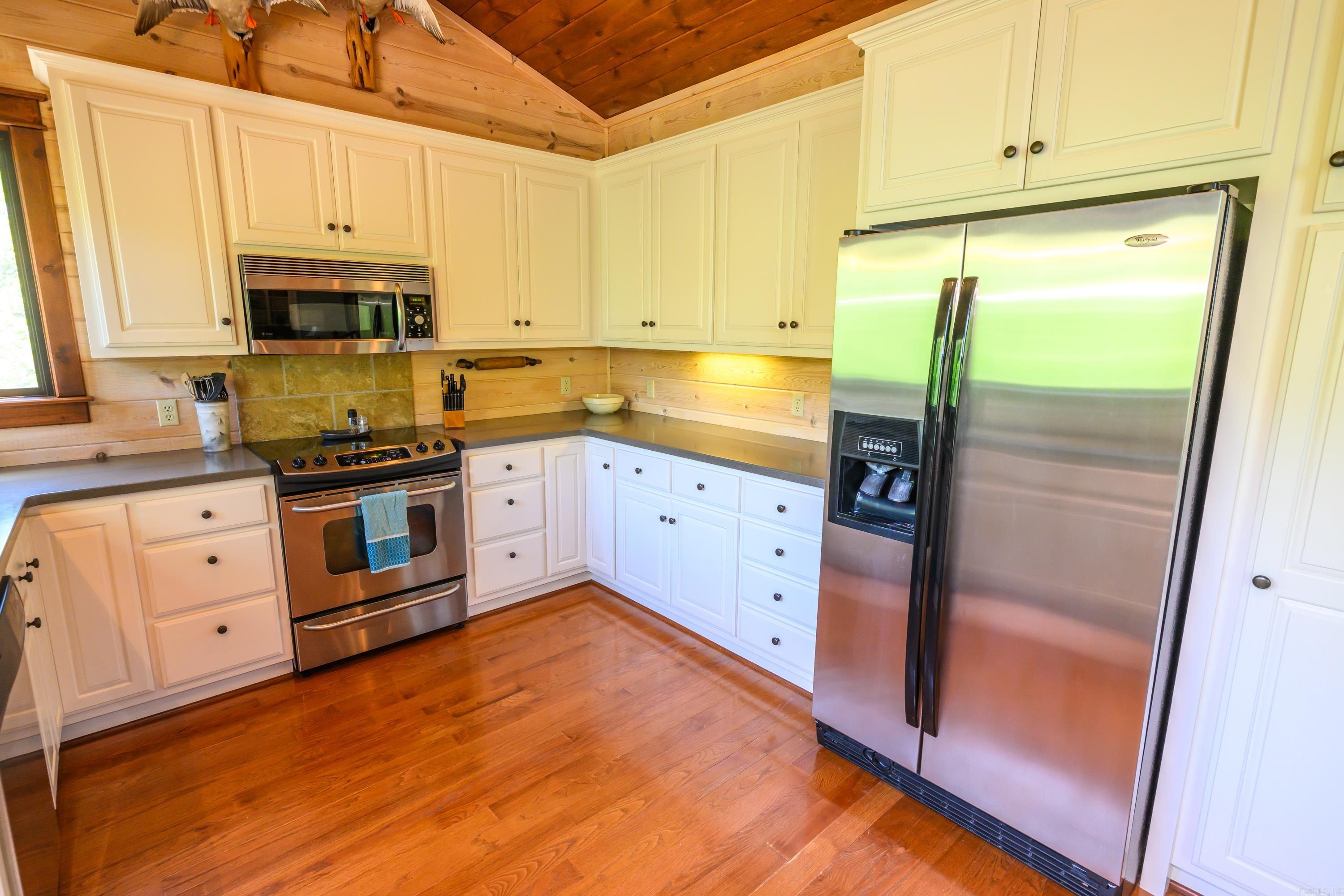 349 off  McPhearson  Norfork, AR
