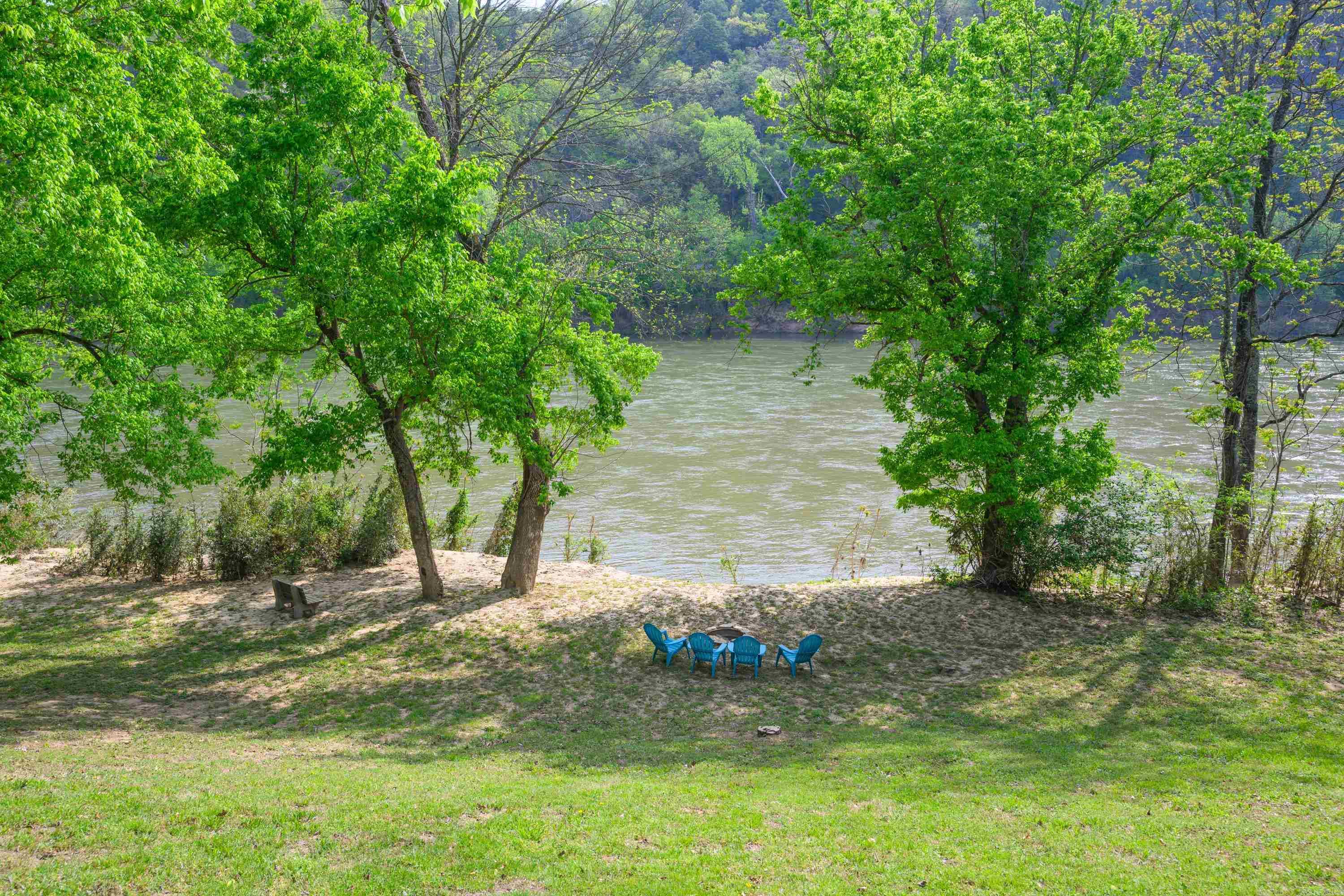349 off  McPhearson  Norfork, AR