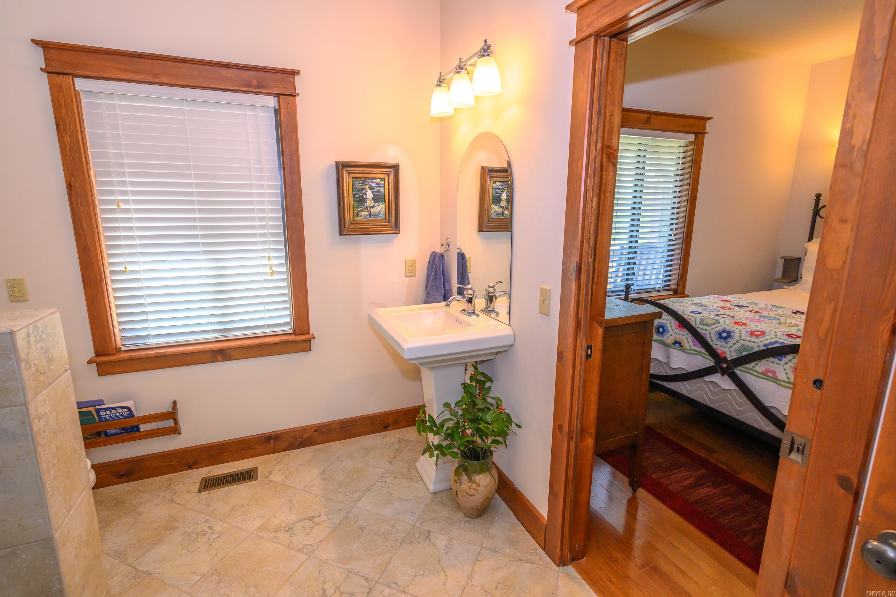349 off  McPhearson  Norfork, AR