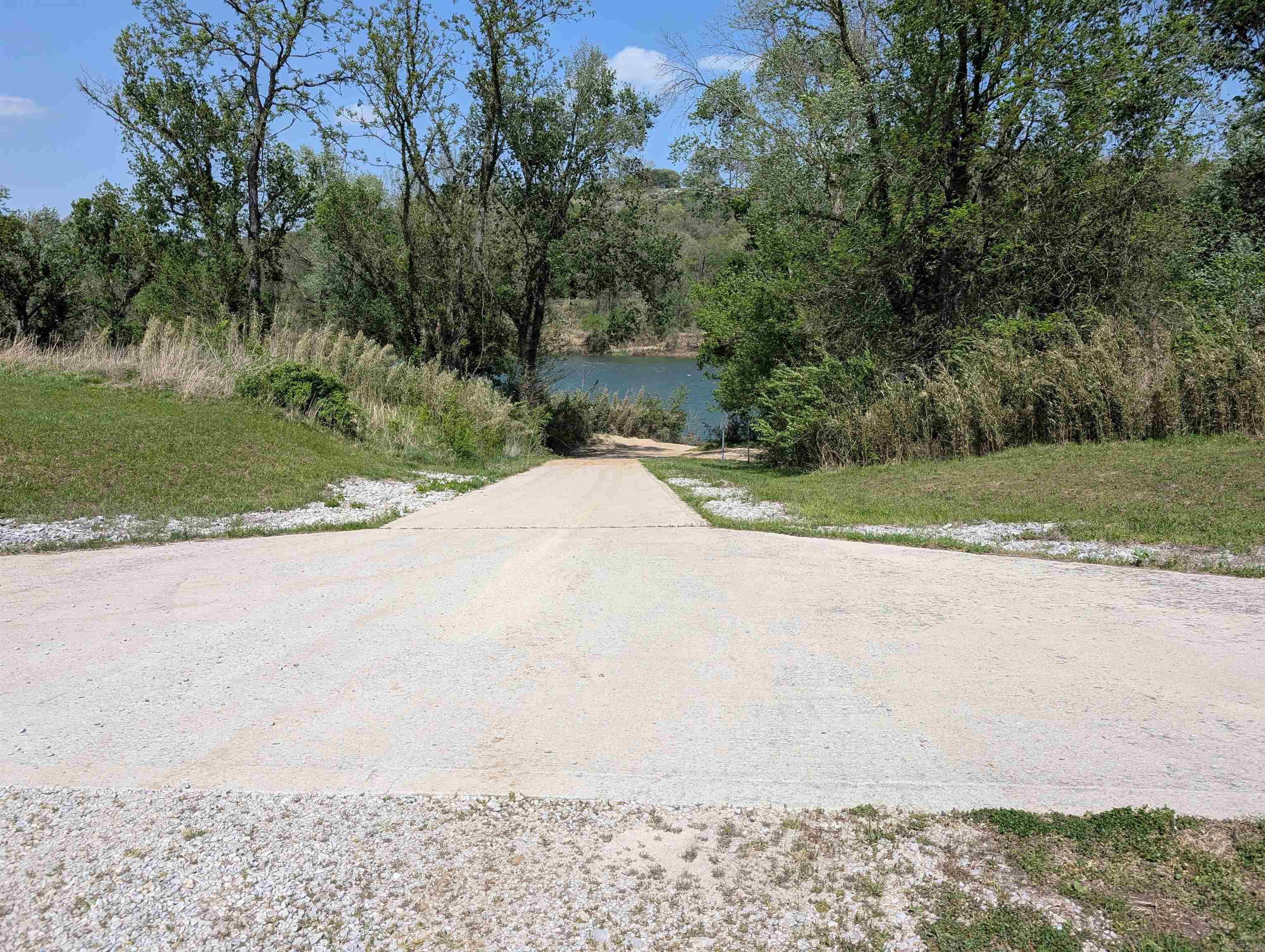 349 off  McPhearson  Norfork, AR