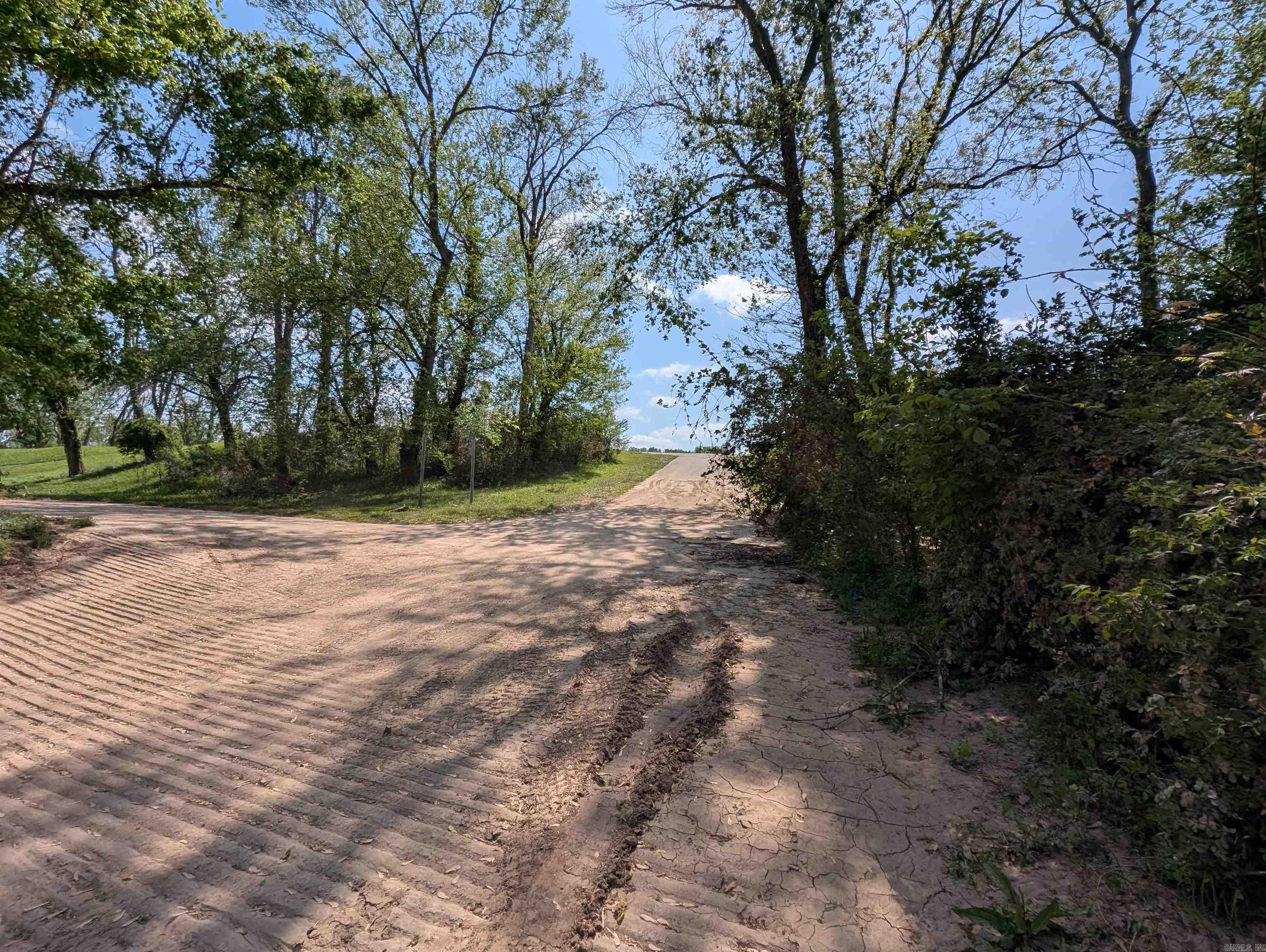 349 off  McPhearson  Norfork, AR