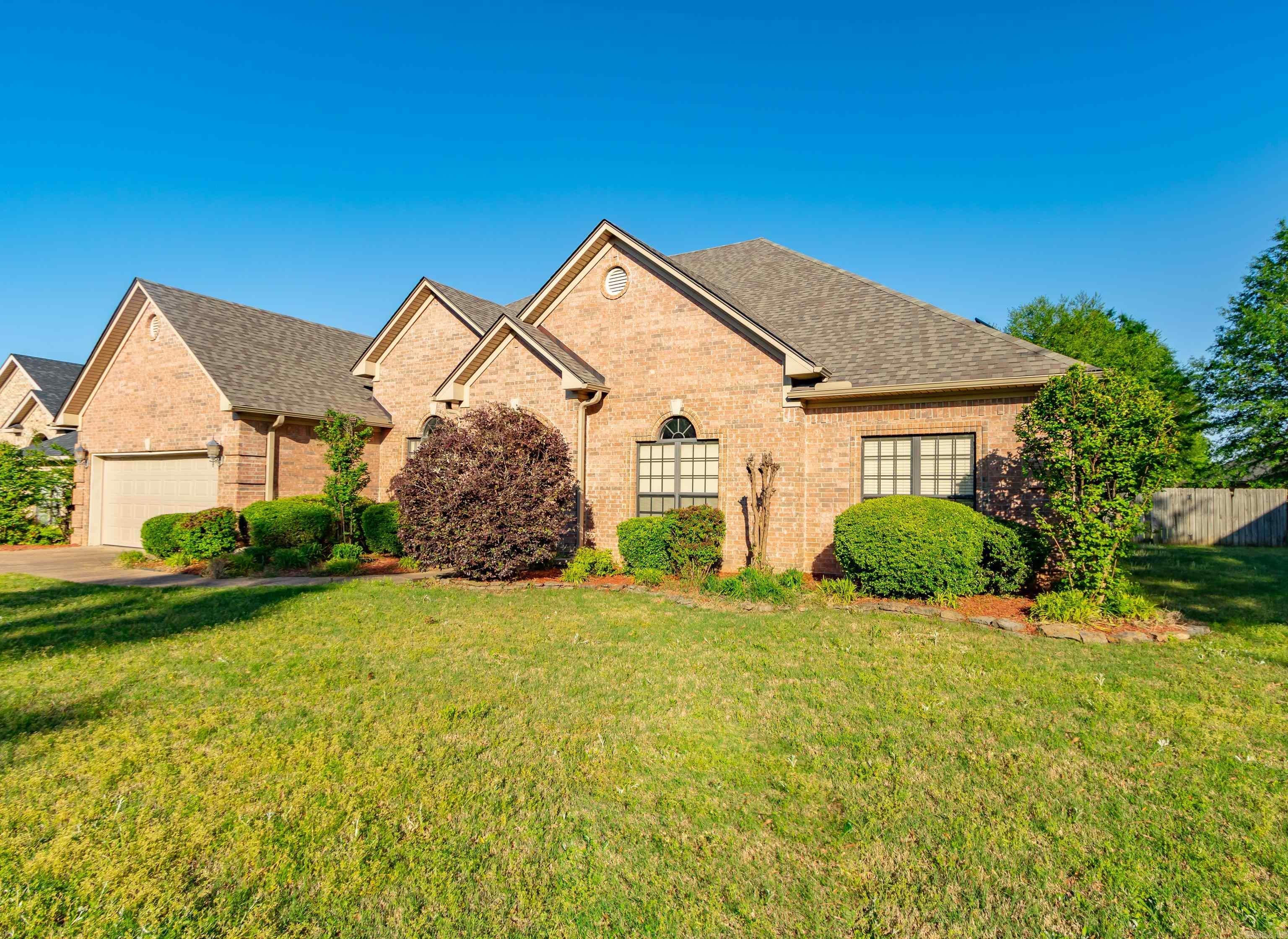 108  BOURIESE  Maumelle, AR