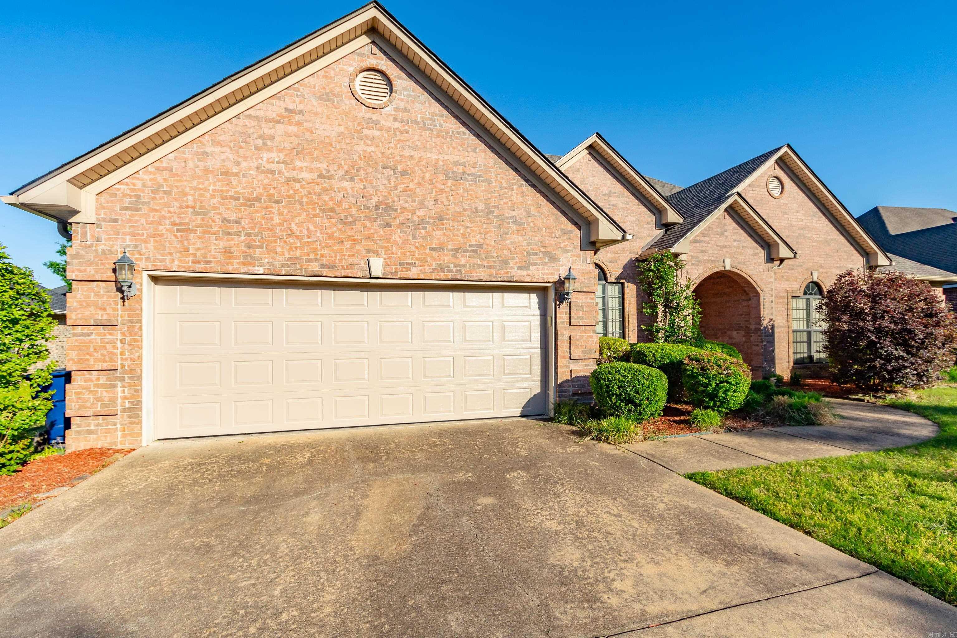 108  BOURIESE  Maumelle, AR