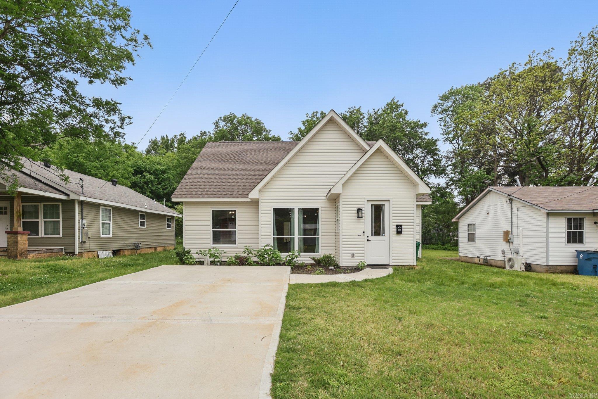 712 W Ashley  Benton, AR