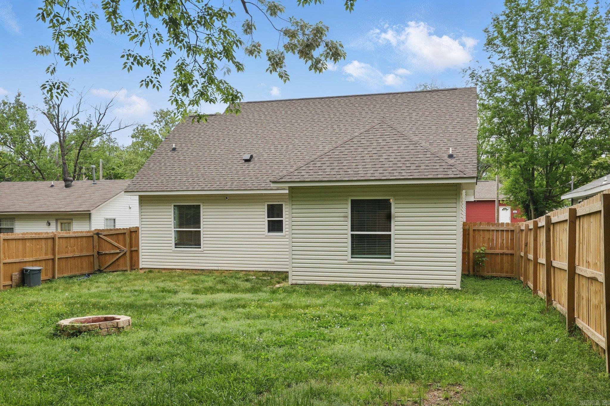 712 W Ashley  Benton, AR