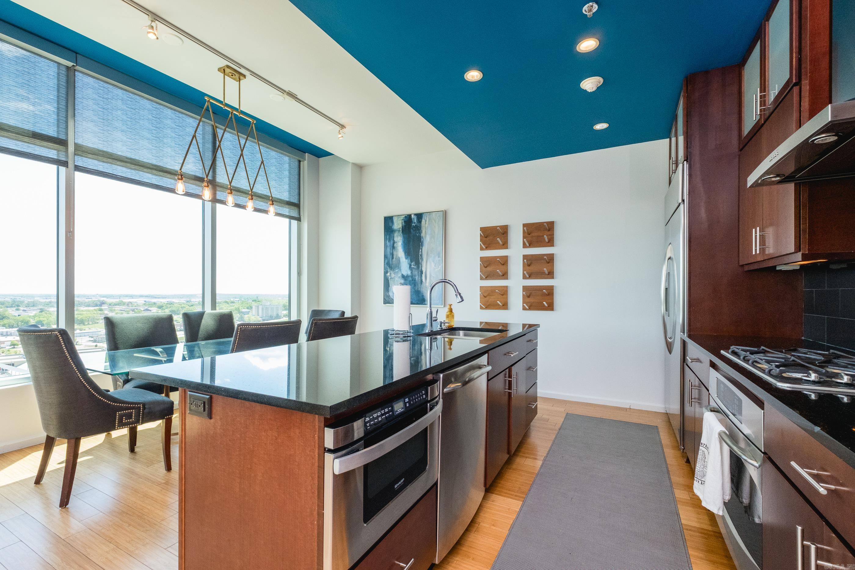 315  Rock #1606 Little Rock, AR