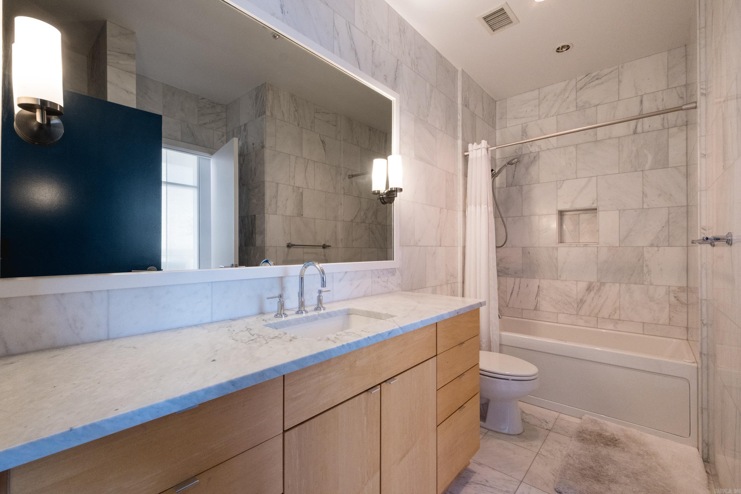 315  Rock #1606 Little Rock, AR