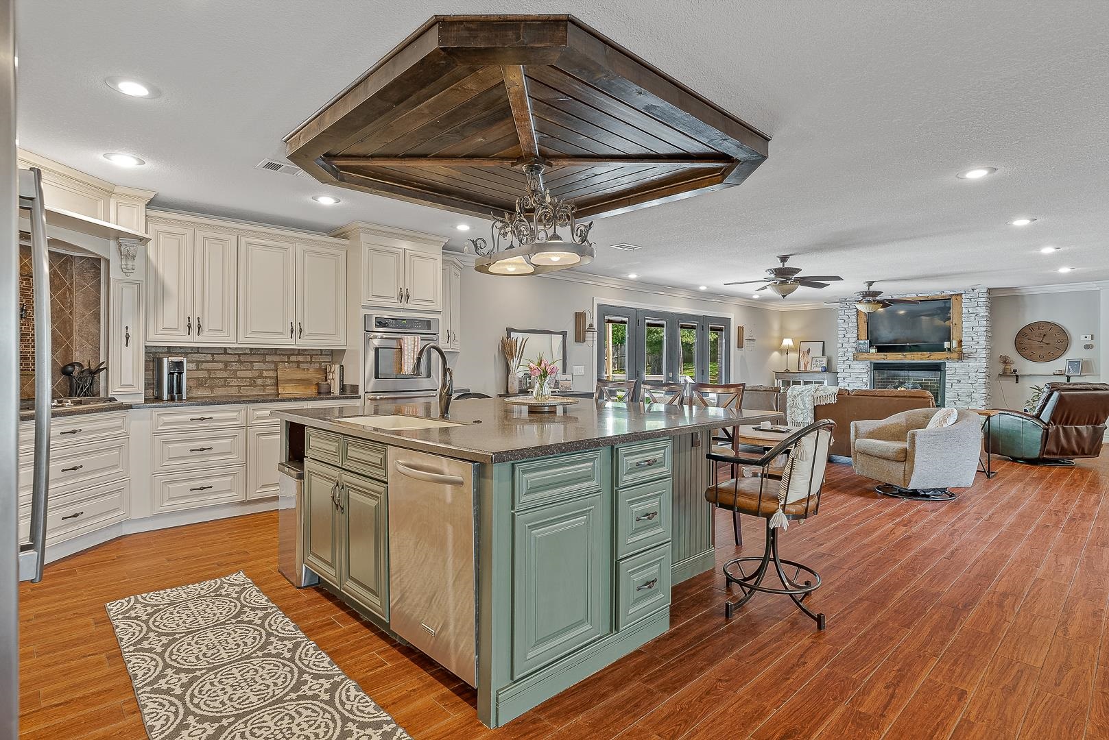 1616  Neely  Jonesboro, AR