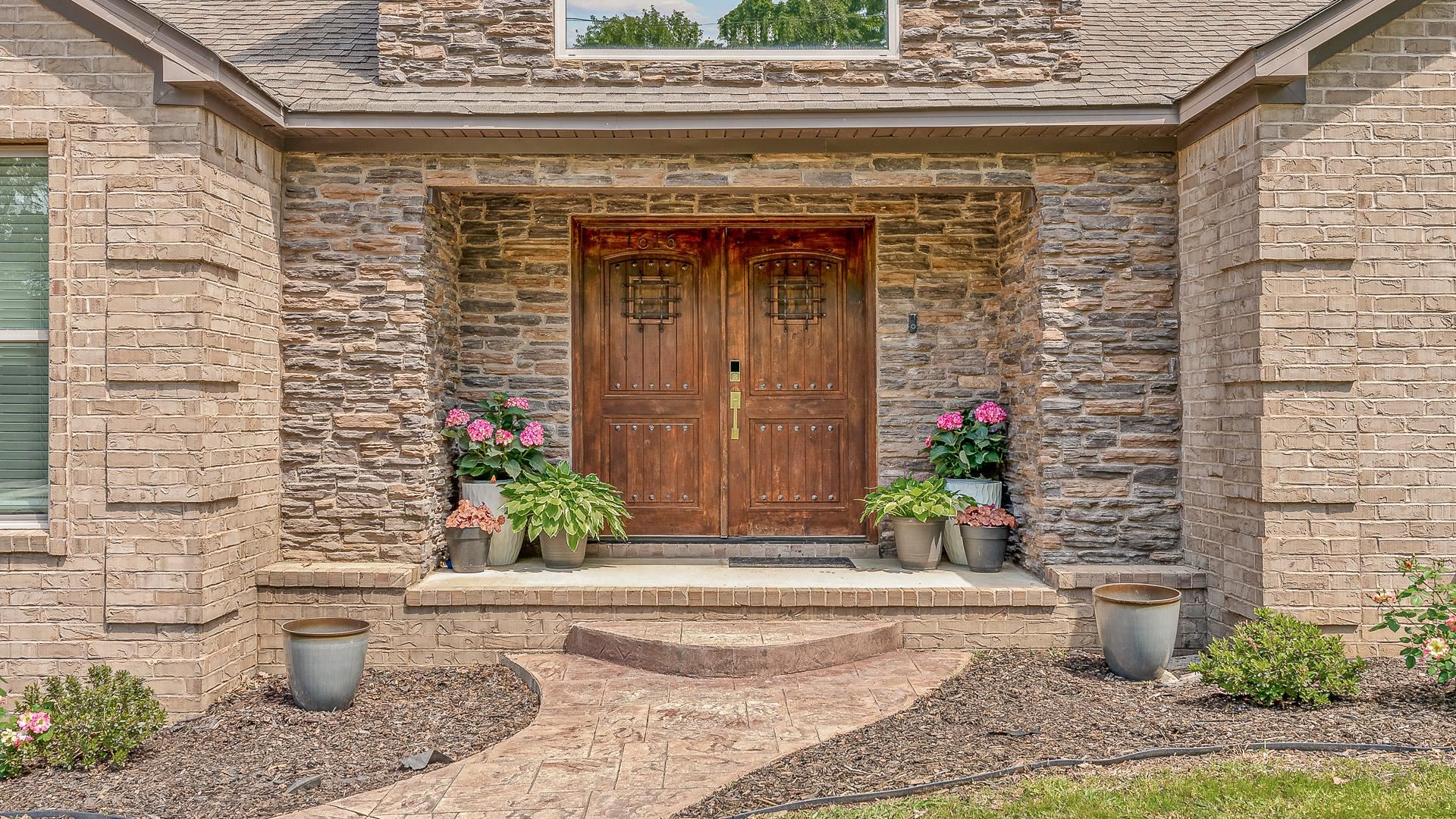 1616  Neely  Jonesboro, AR