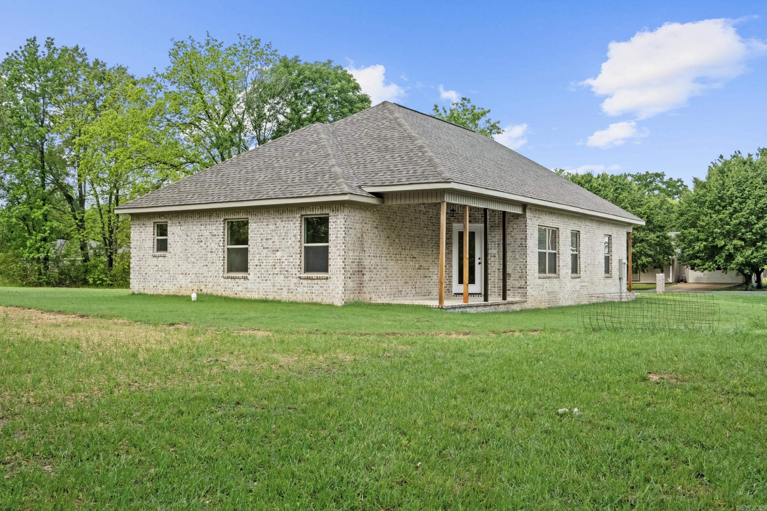 22  Ledrick  Mayflower, AR