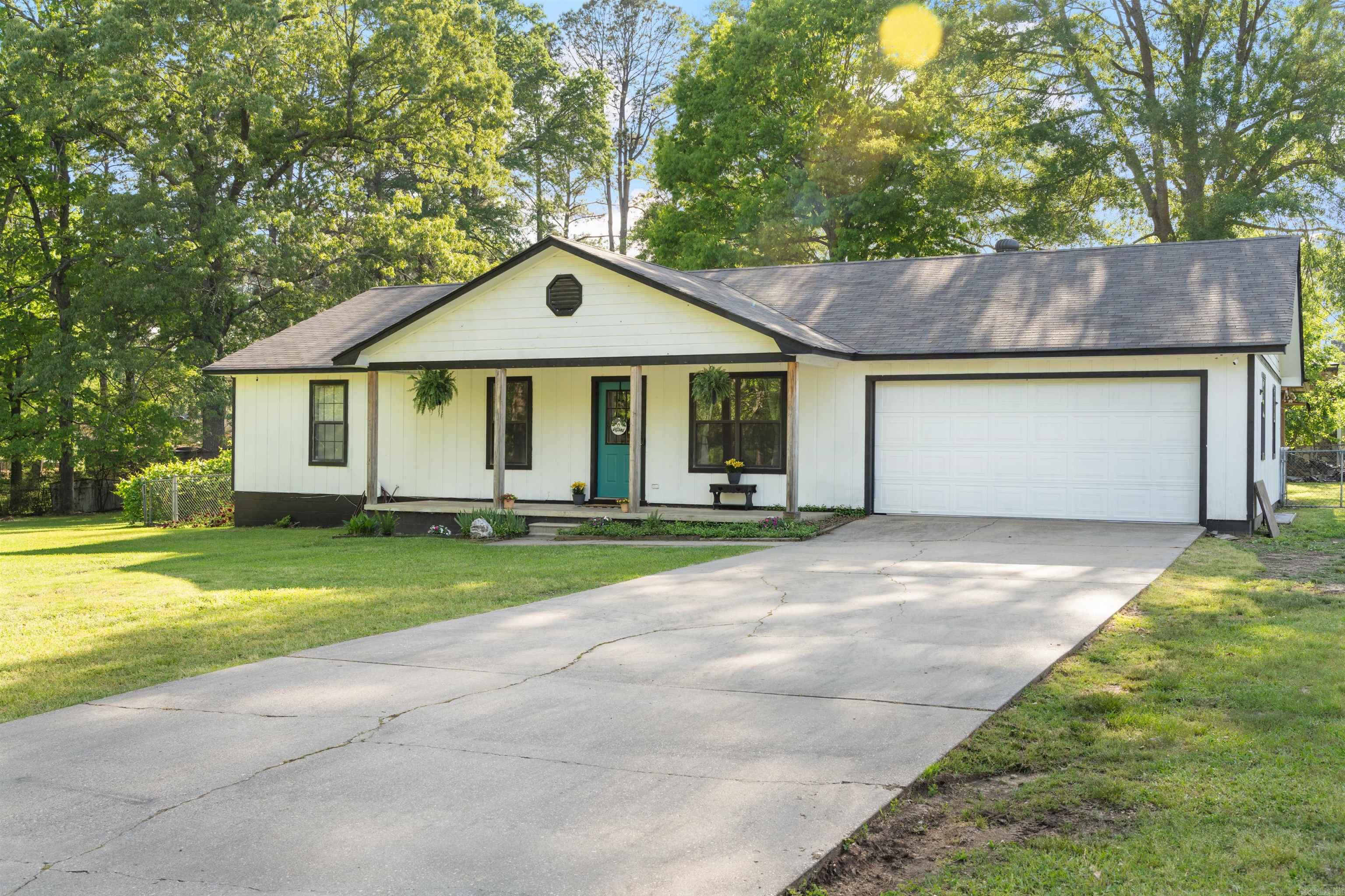 711 S Red  Sheridan, AR