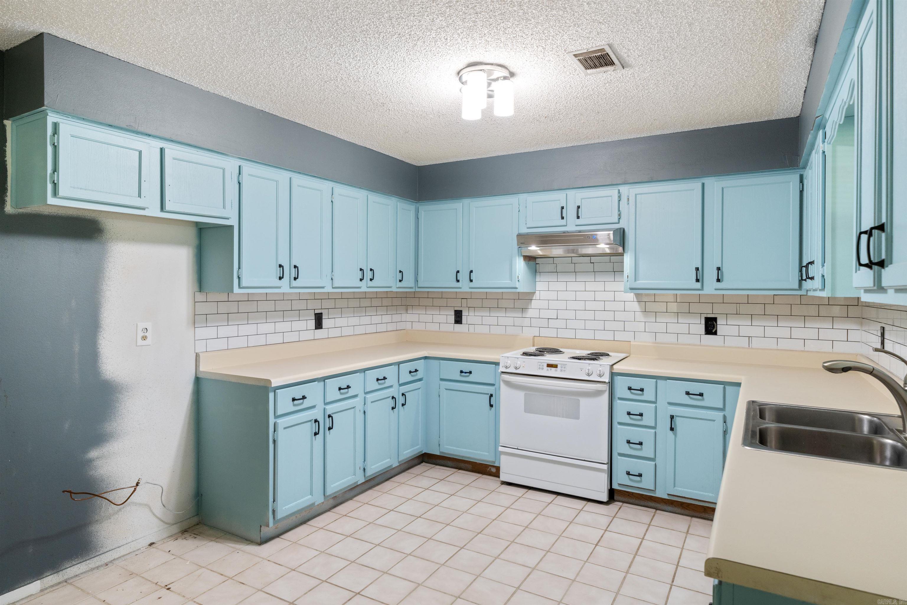 711 S Red  Sheridan, AR