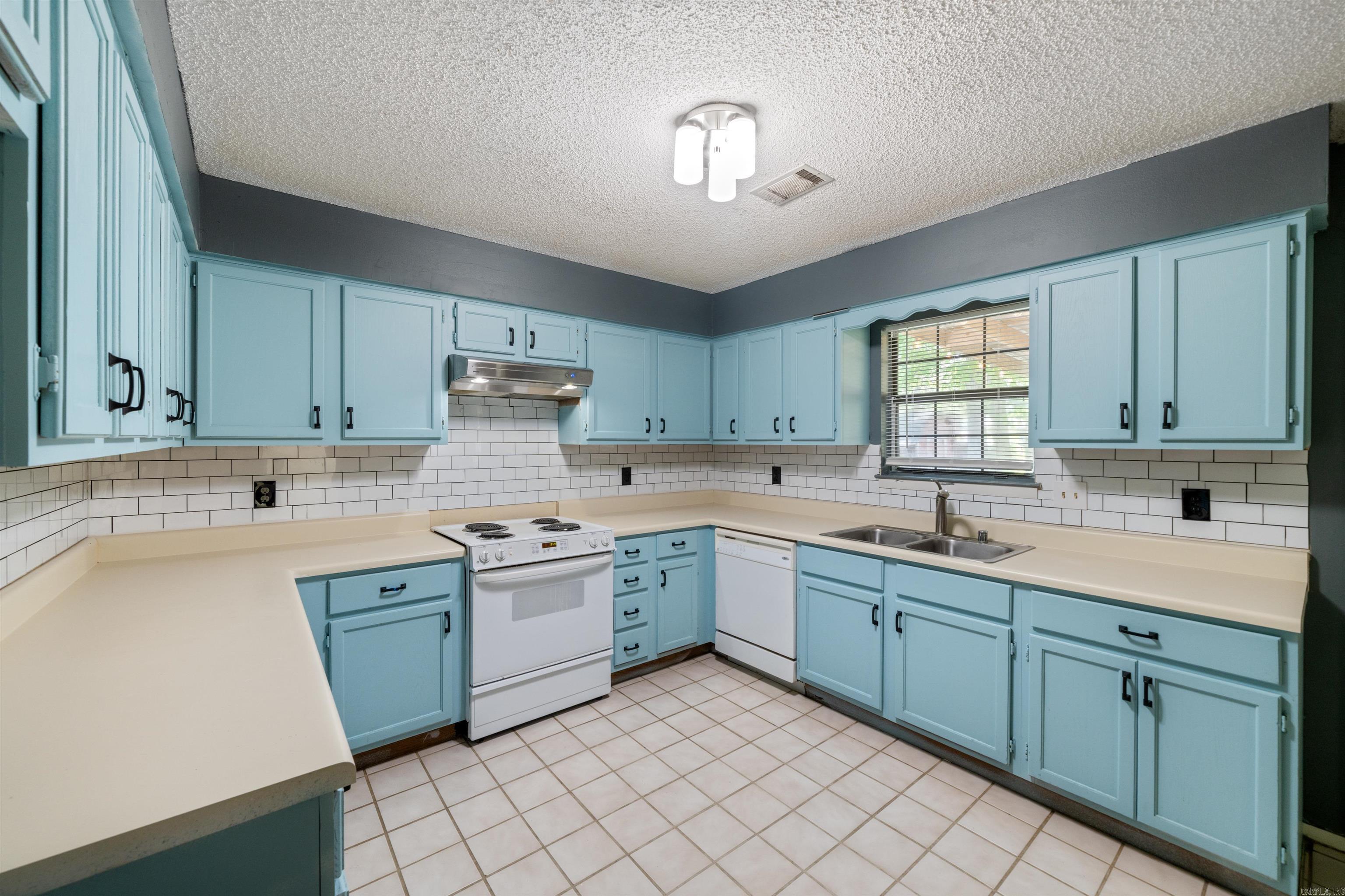711 S Red  Sheridan, AR