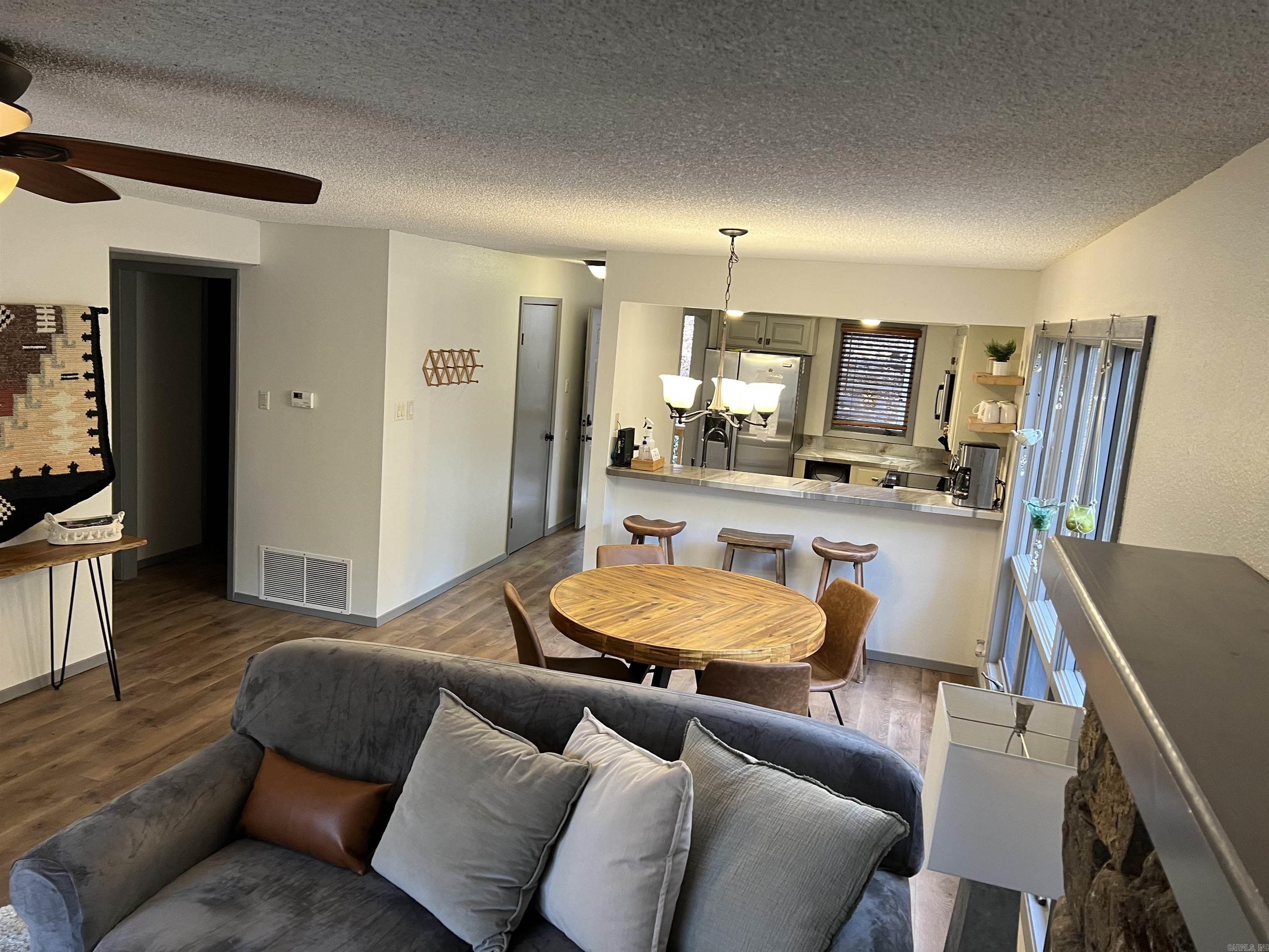 21  Pine  Mount Ida, AR