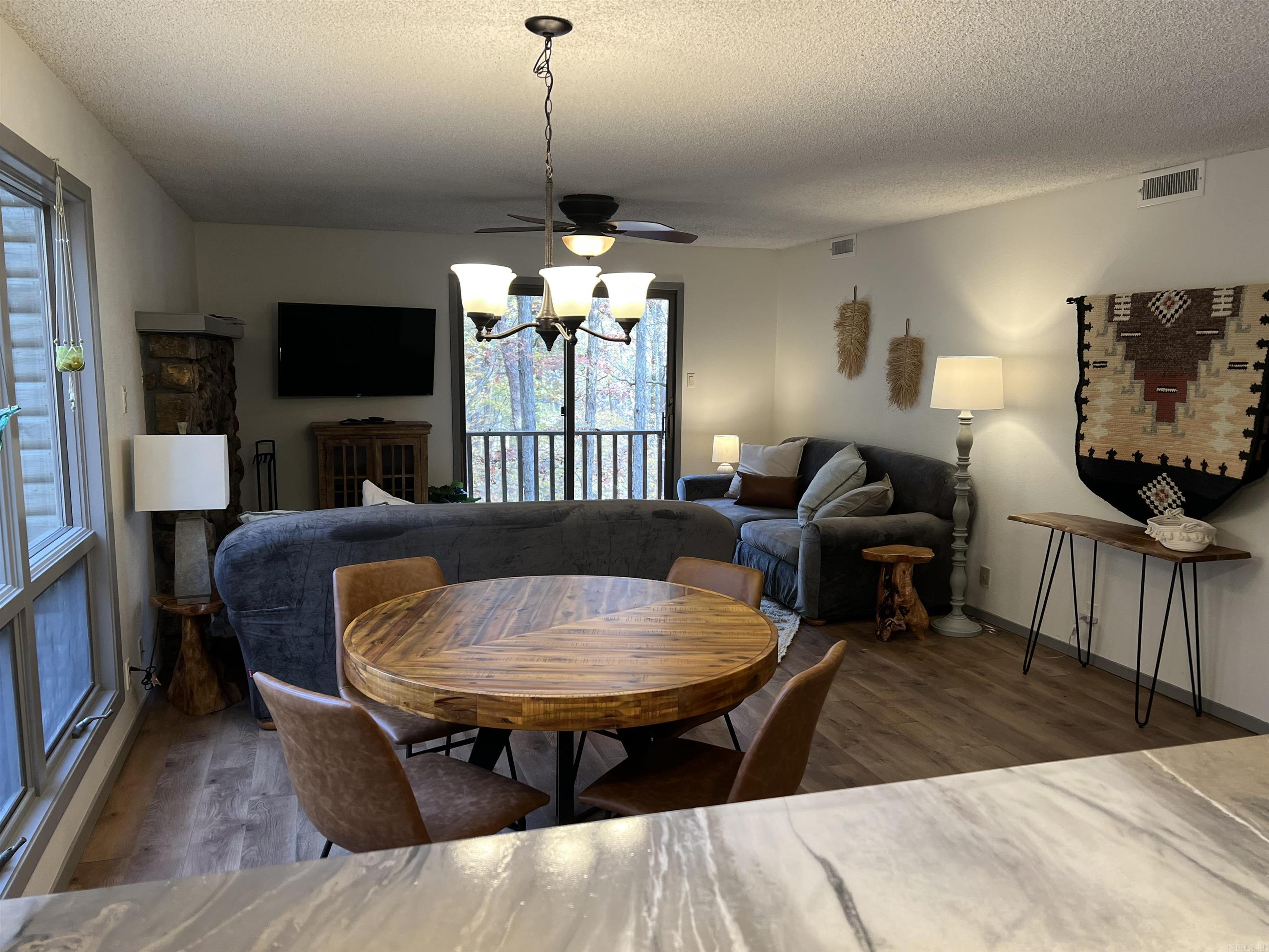 21  Pine  Mount Ida, AR