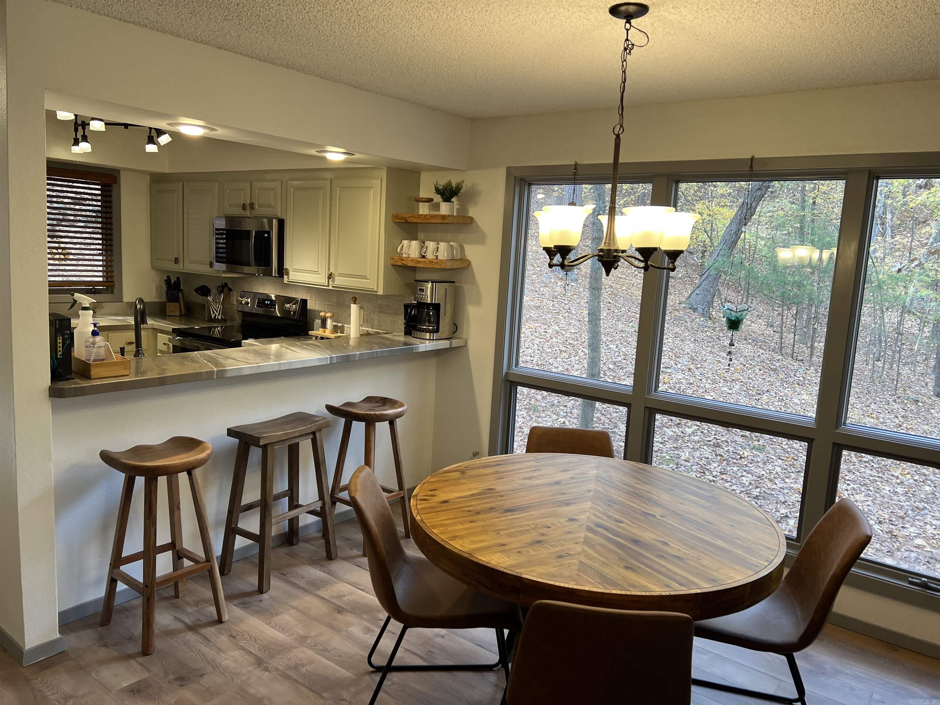 21  Pine  Mount Ida, AR
