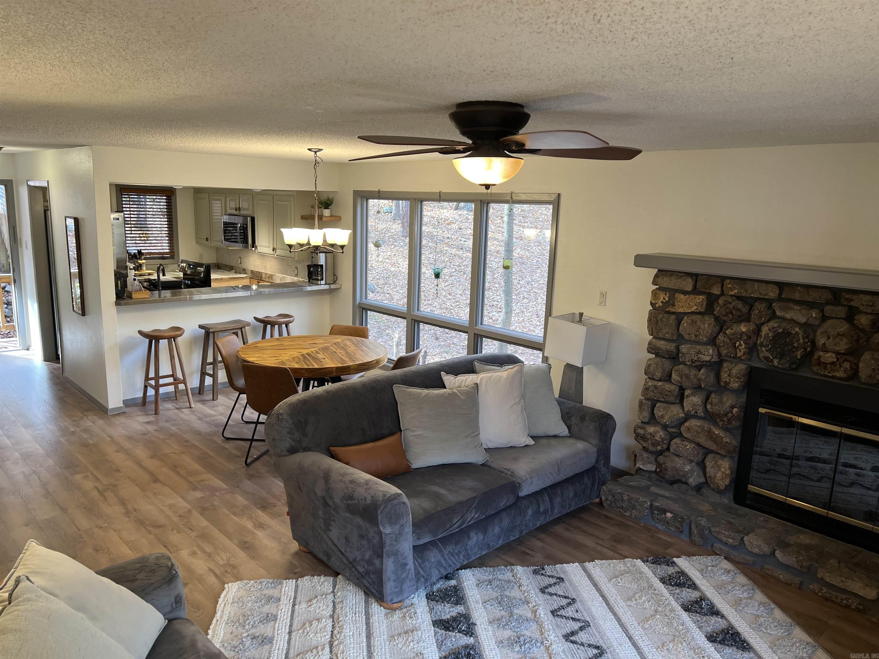 21  Pine  Mount Ida, AR