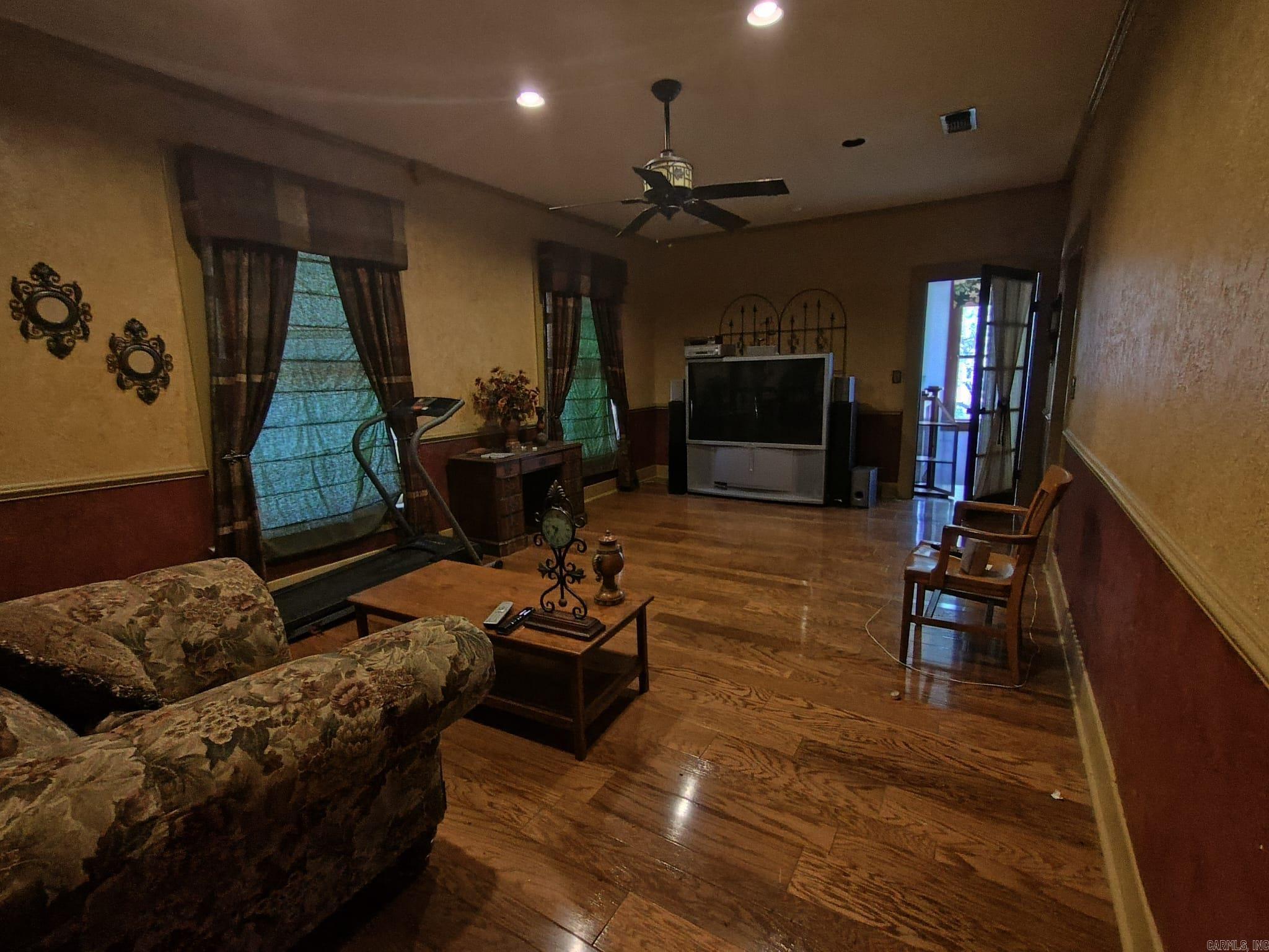 947  Pecan Street  Texarkana, AR