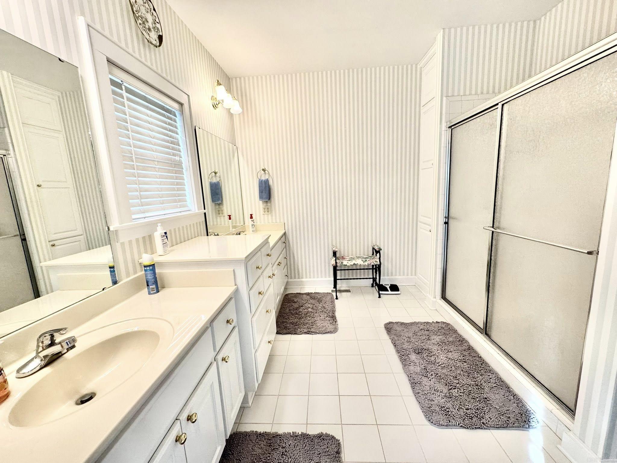 855 N Ridgeview  Mountain View, AR