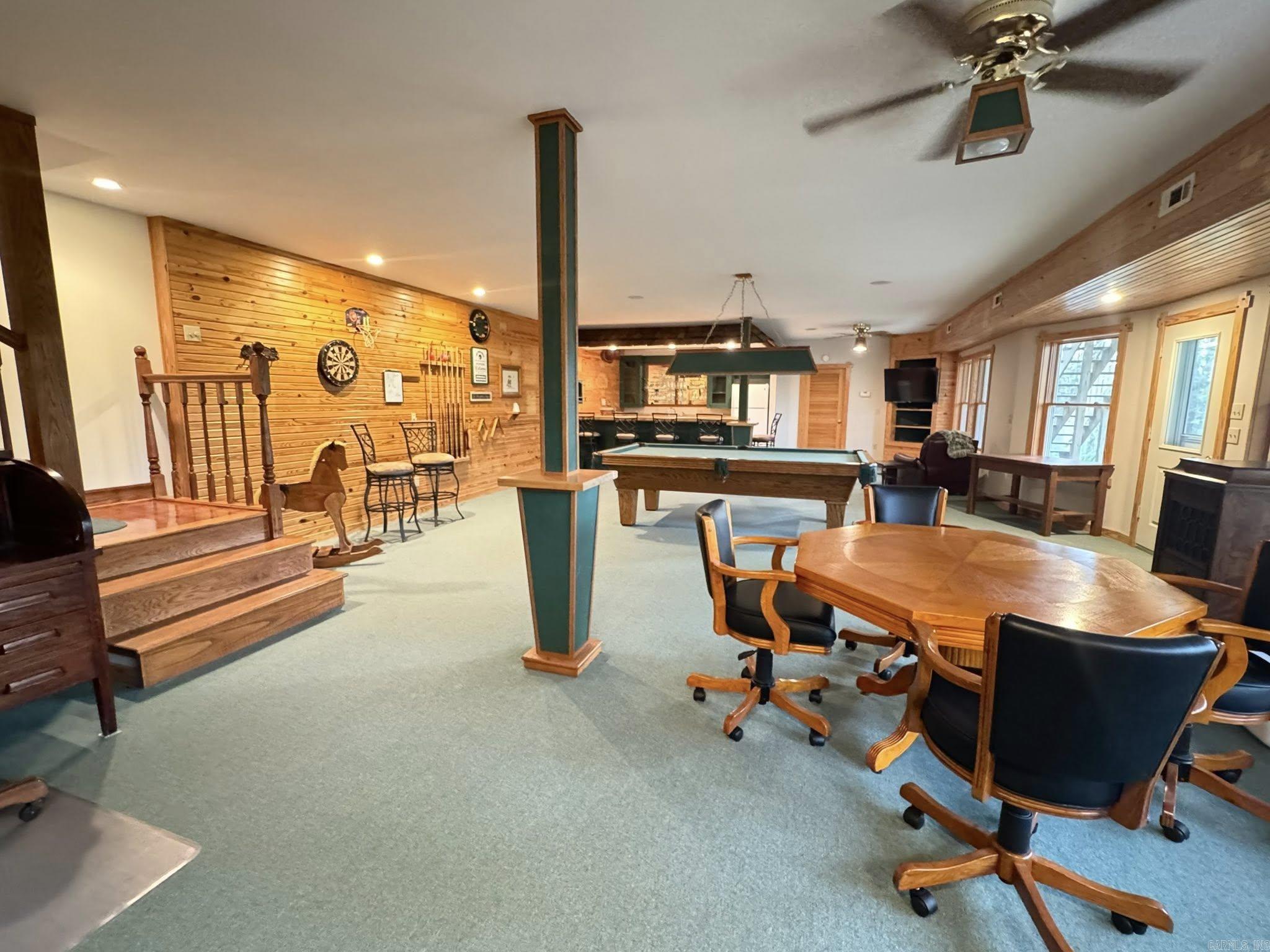 855 N Ridgeview  Mountain View, AR