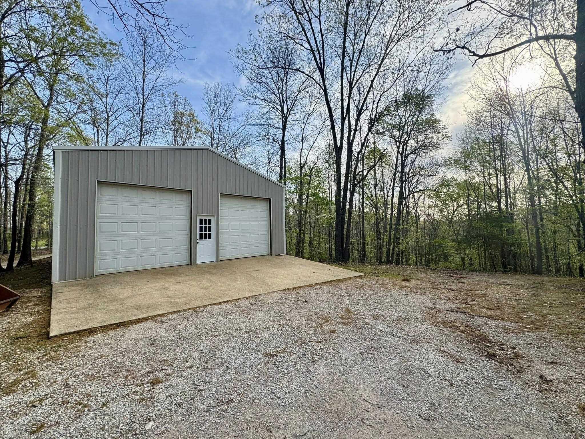 855 N Ridgeview  Mountain View, AR