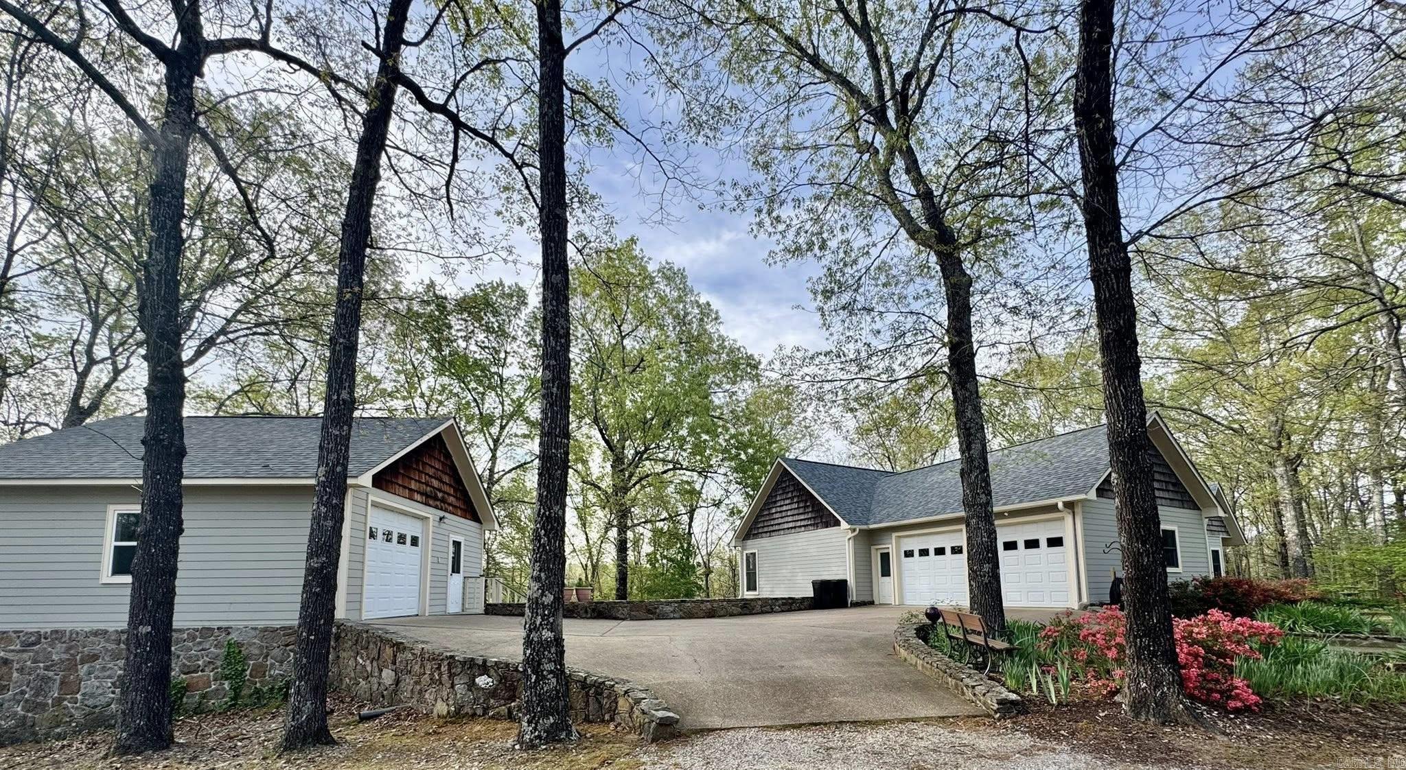 855 N Ridgeview  Mountain View, AR
