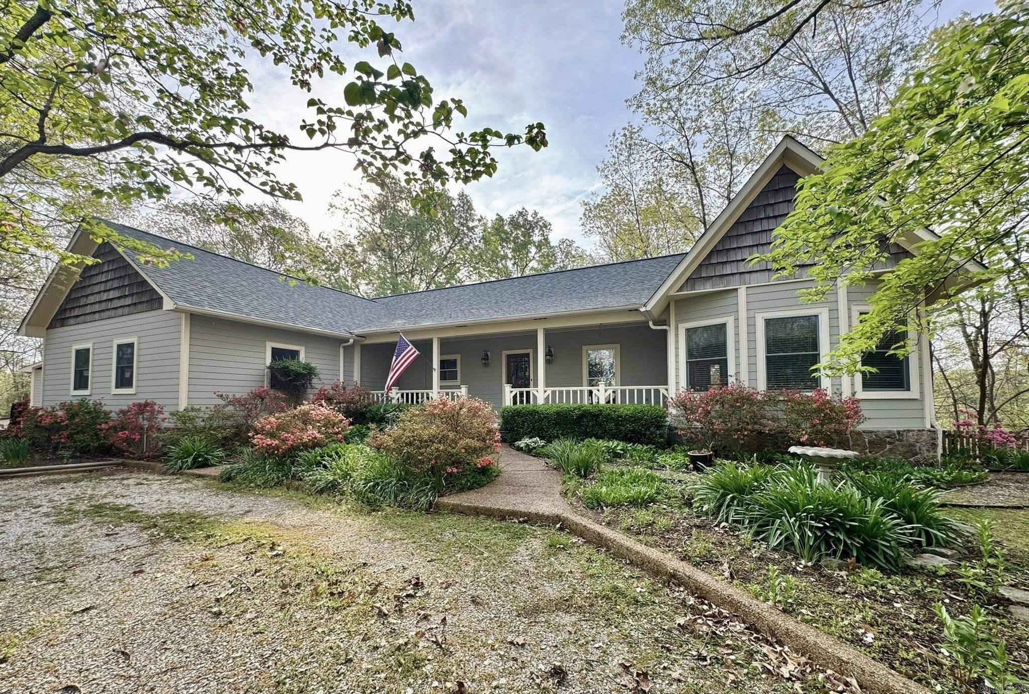 855 N Ridgeview  Mountain View, AR