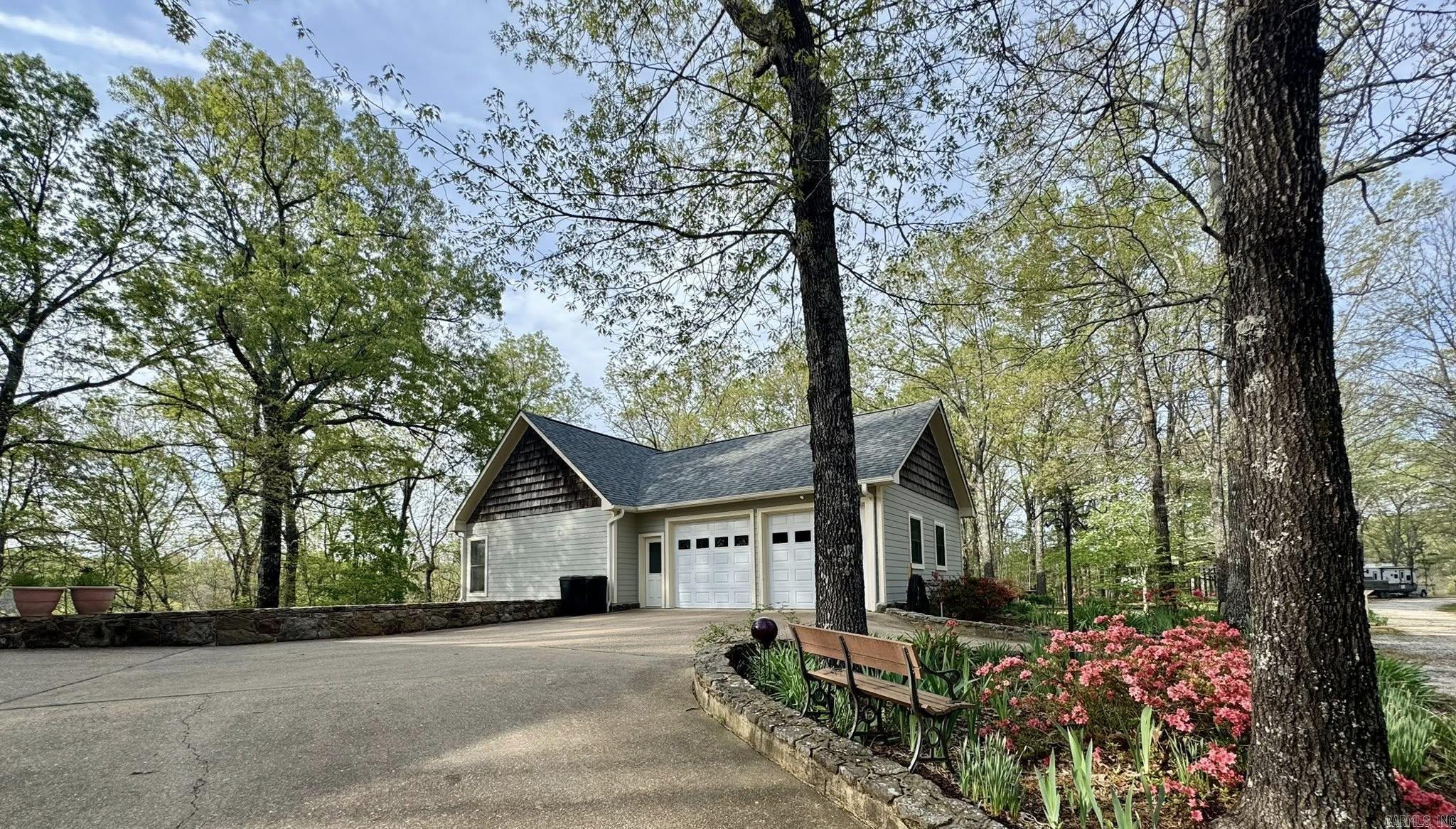 855 N Ridgeview  Mountain View, AR