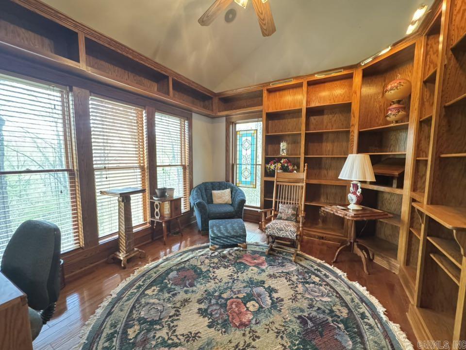 855 N Ridgeview  Mountain View, AR