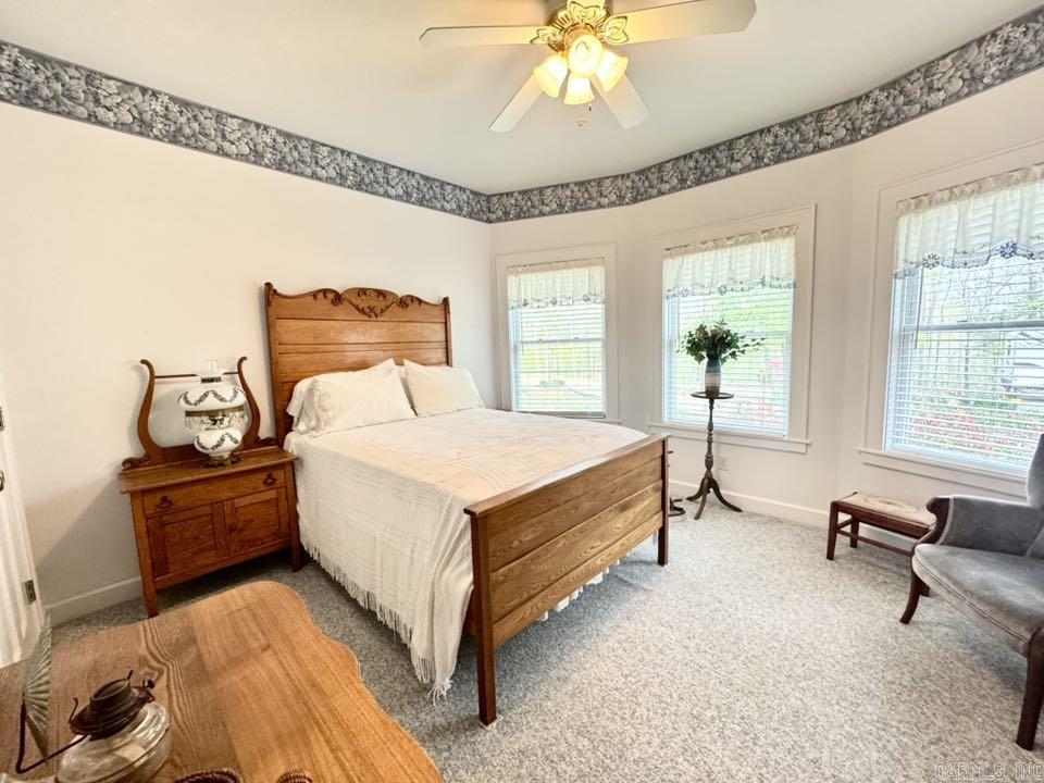 855 N Ridgeview  Mountain View, AR