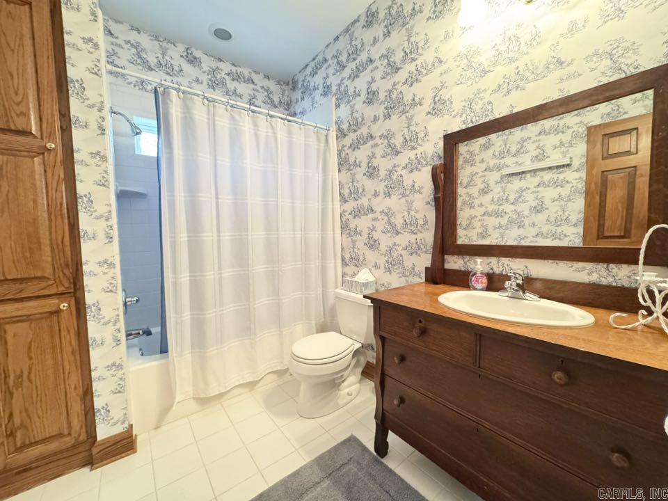 855 N Ridgeview  Mountain View, AR