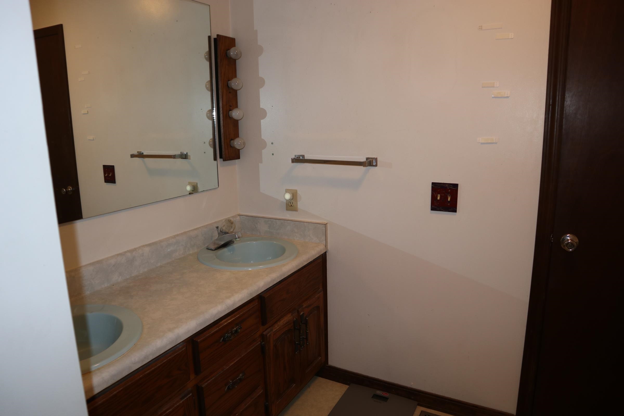 908  Crusoe Ave  Horseshoe Bend, AR