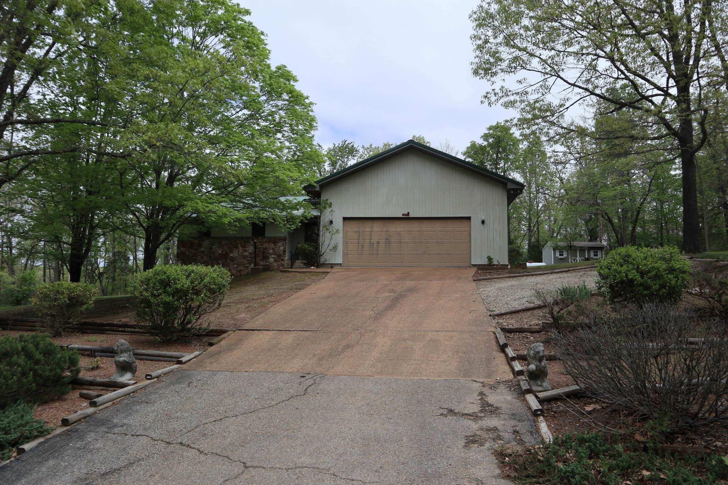 908  Crusoe Ave  Horseshoe Bend, AR