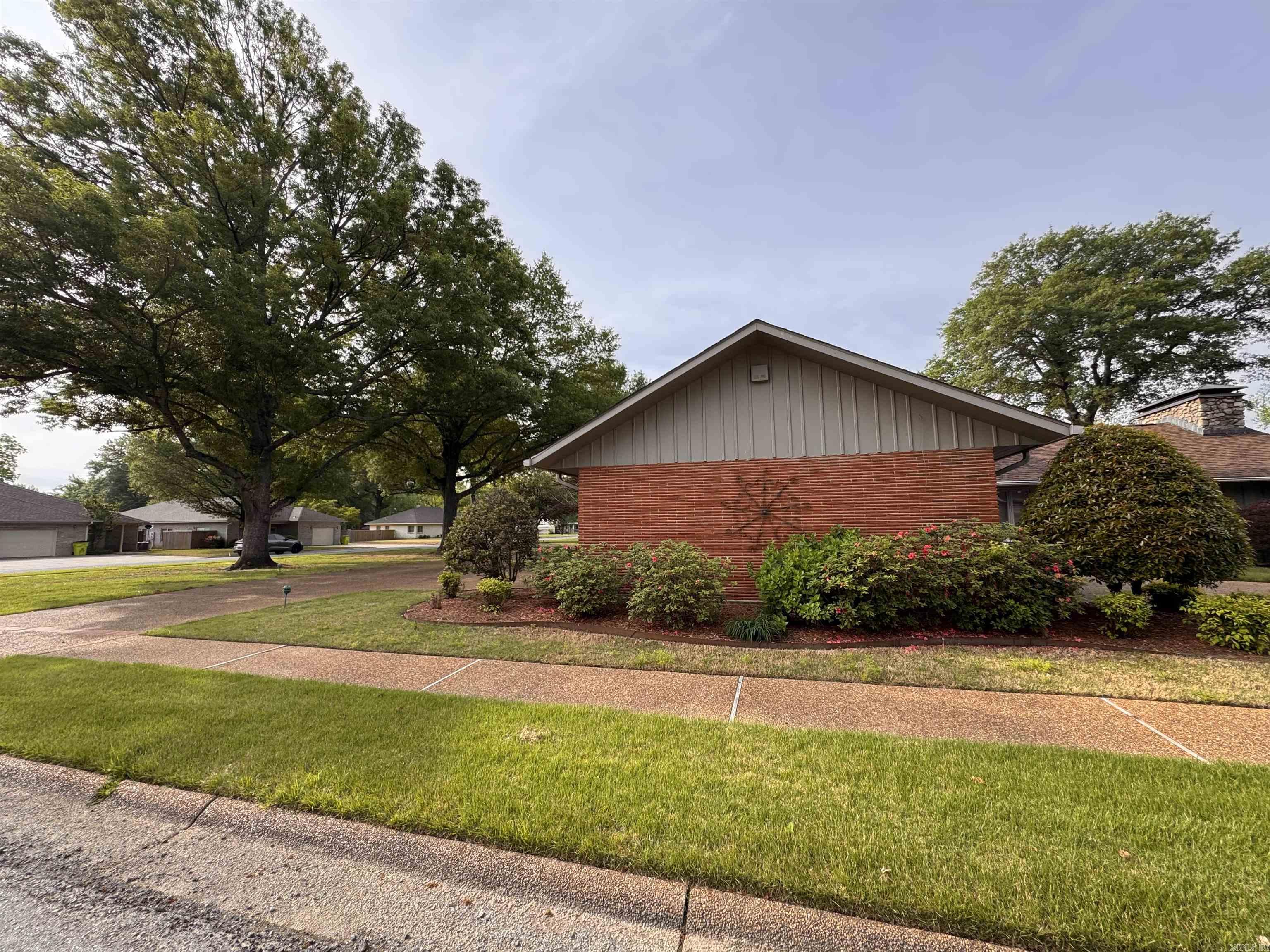 1002 S Lowe  Stuttgart, AR