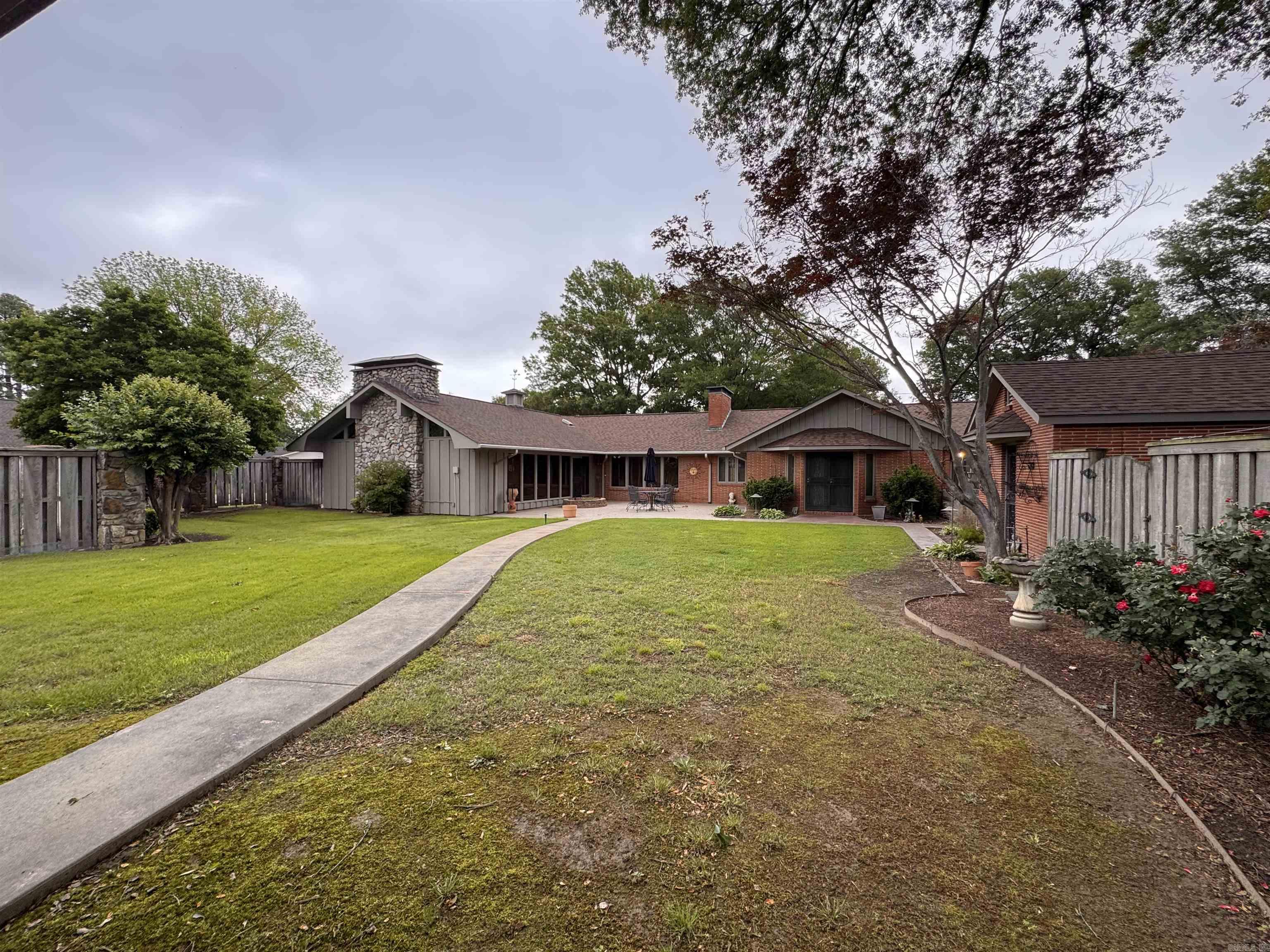 1002 S Lowe  Stuttgart, AR