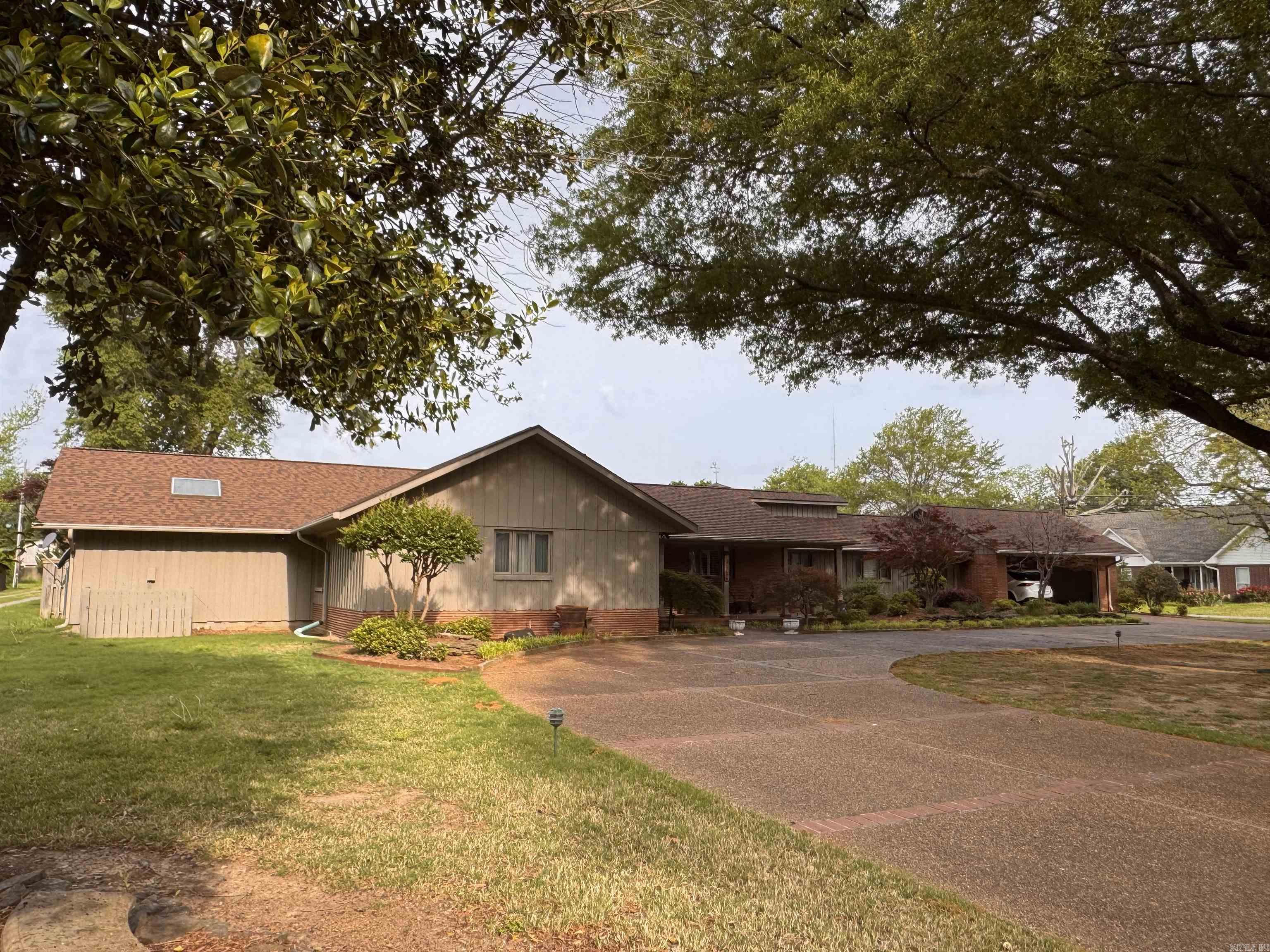 1002 S Lowe  Stuttgart, AR