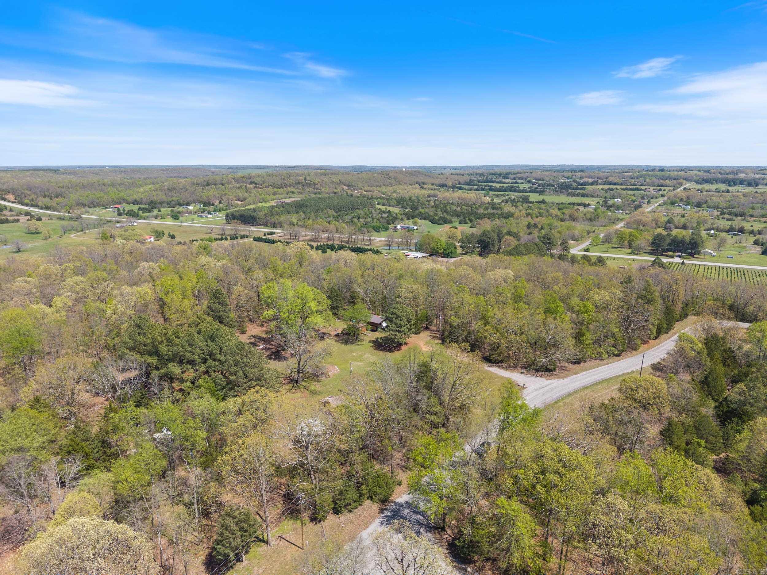 192  Overbeck Ln  Romance, AR