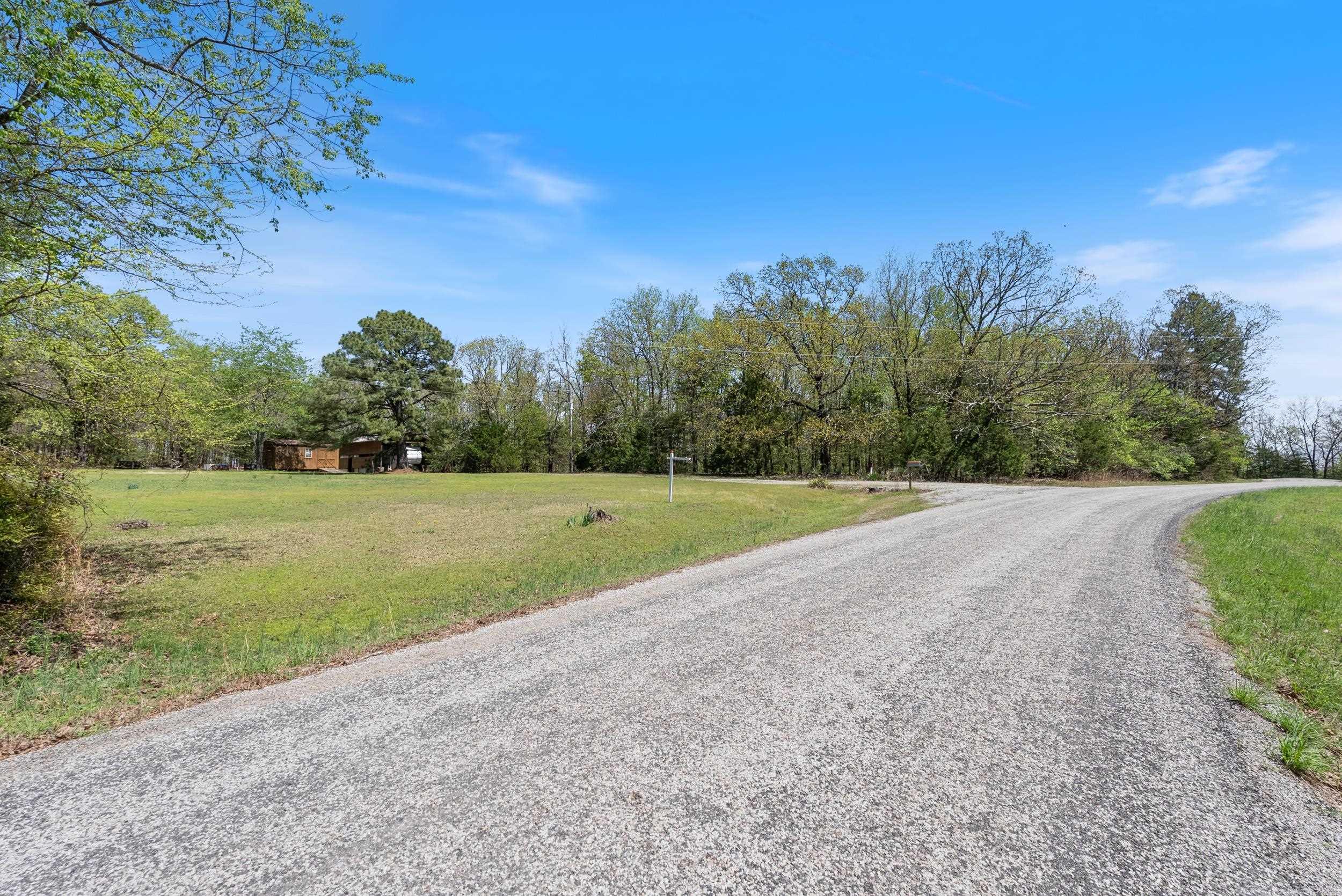 192  Overbeck Ln  Romance, AR