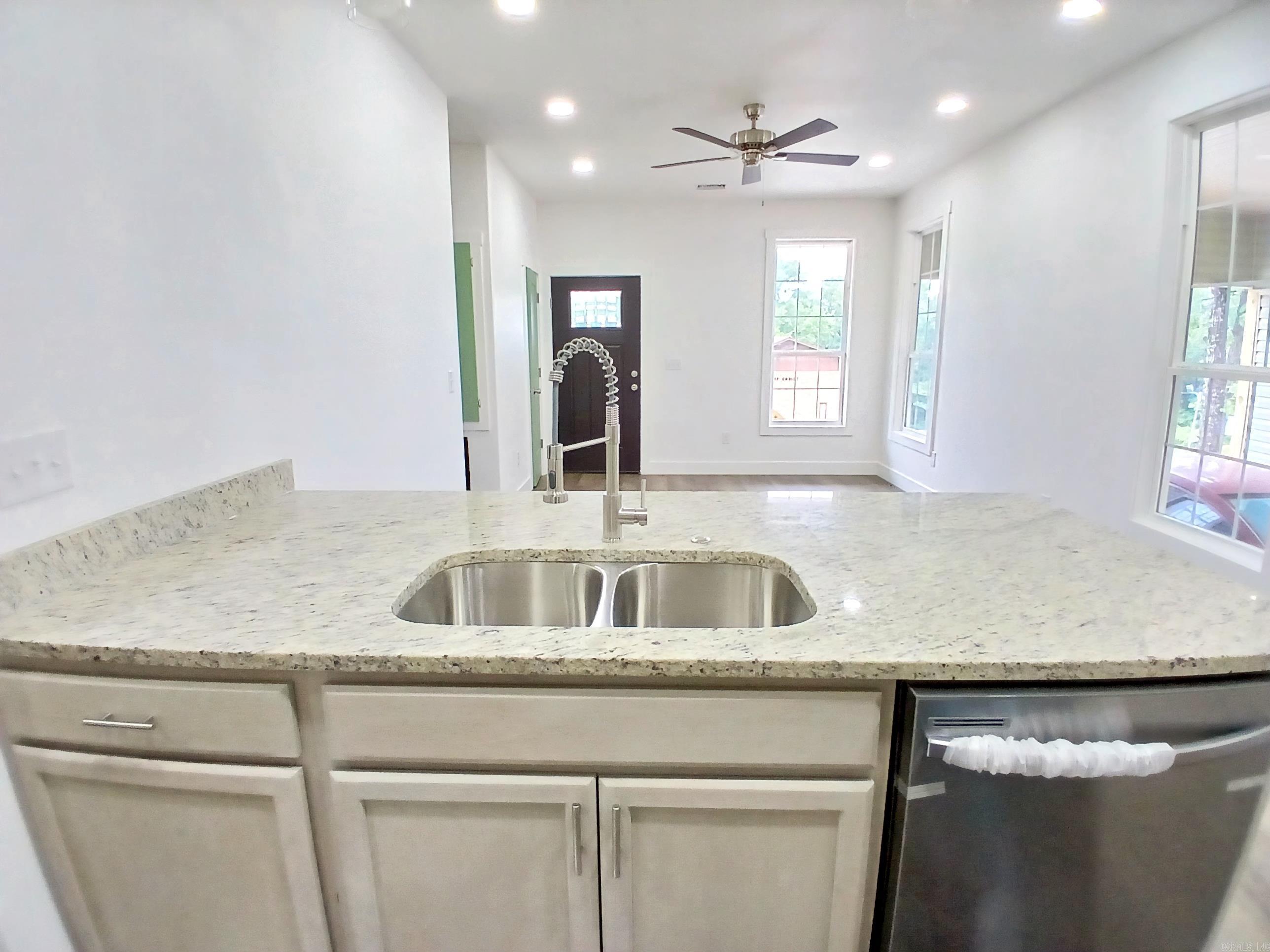 166  Woodridge St  Hot Springs, AR