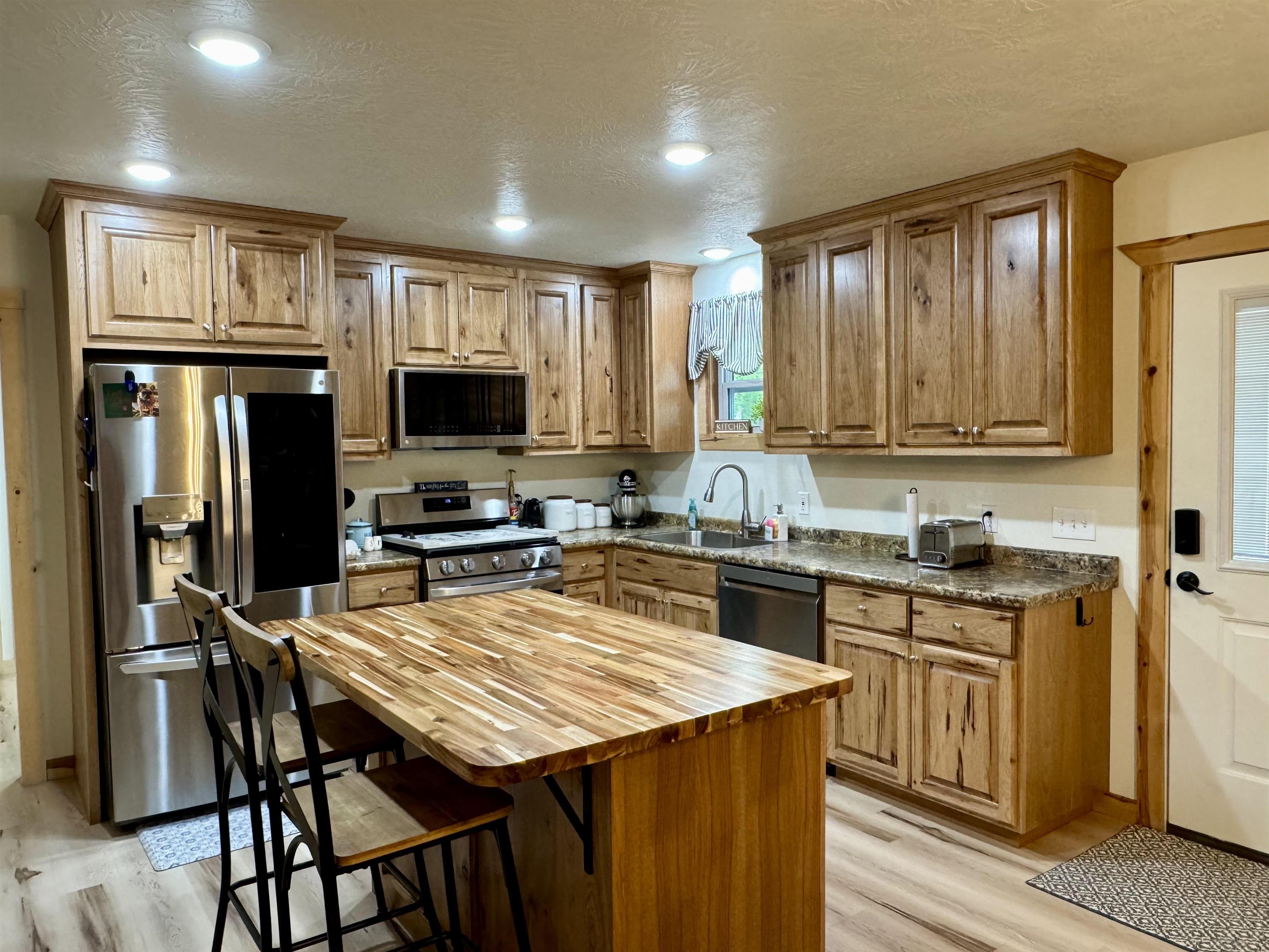 110  Rose Garden Lane  Melbourne, AR