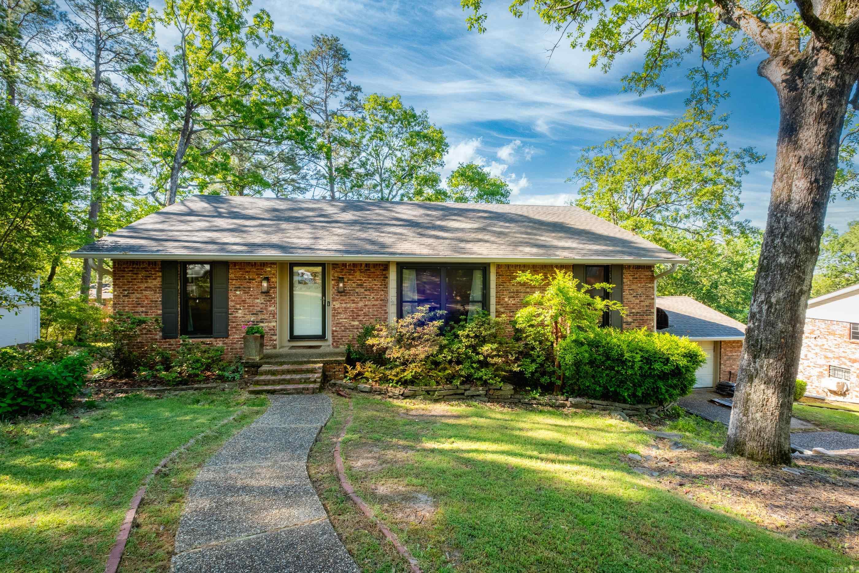 7 Sandstone Court Little Rock, AR 72227