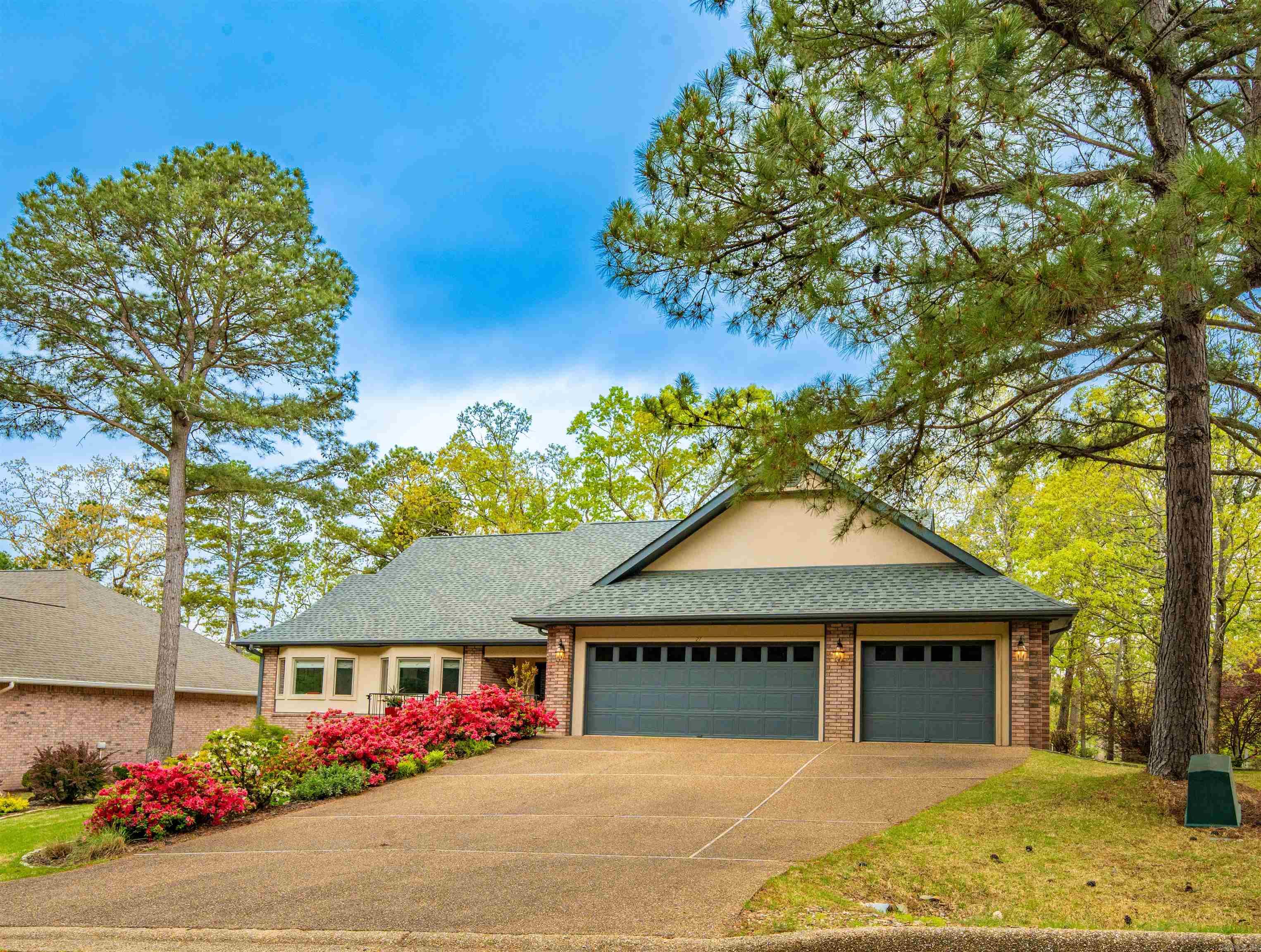 27  Realeza Ct.  Hot Springs Village, AR