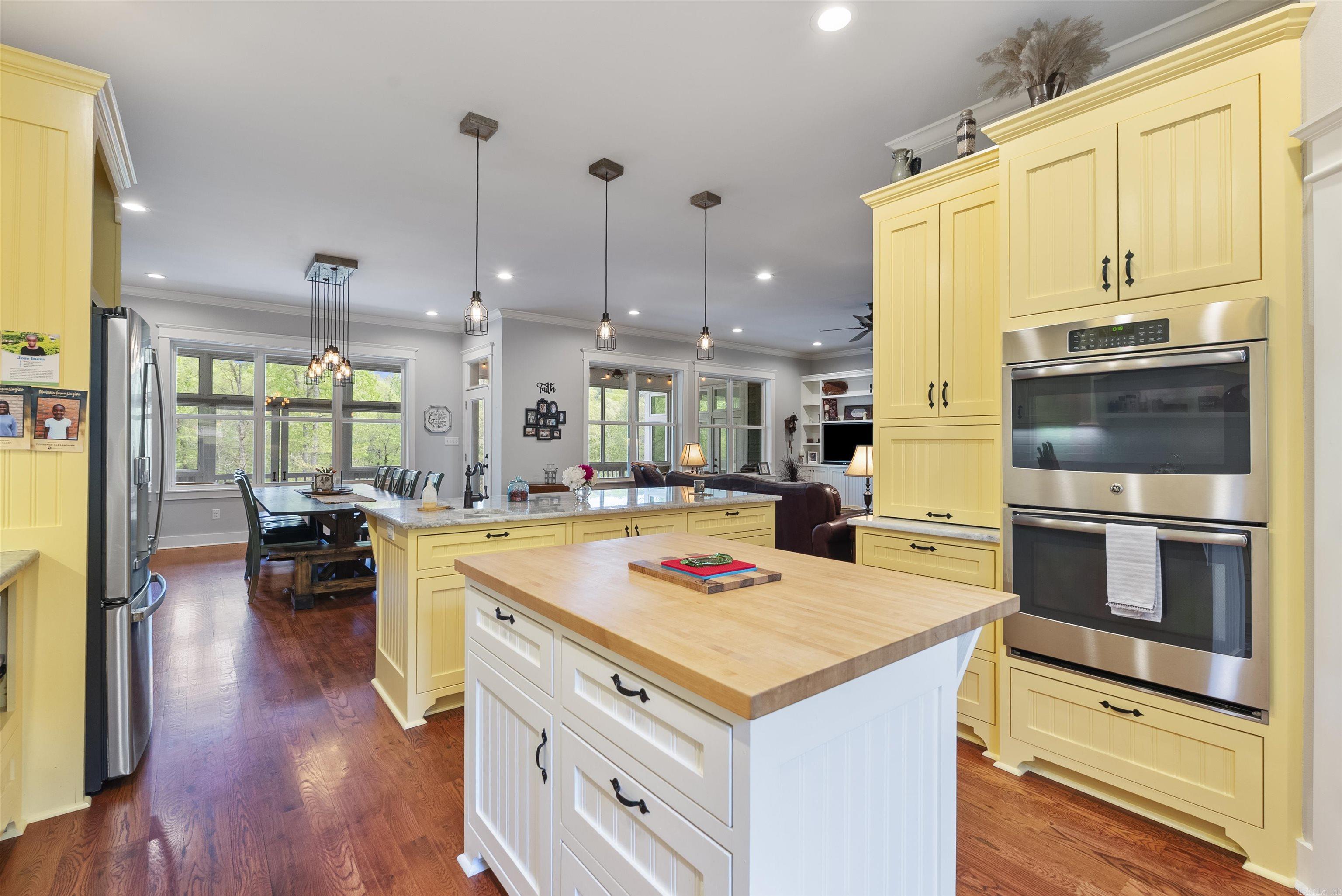 4021  West Hawk Trail  Paron, AR