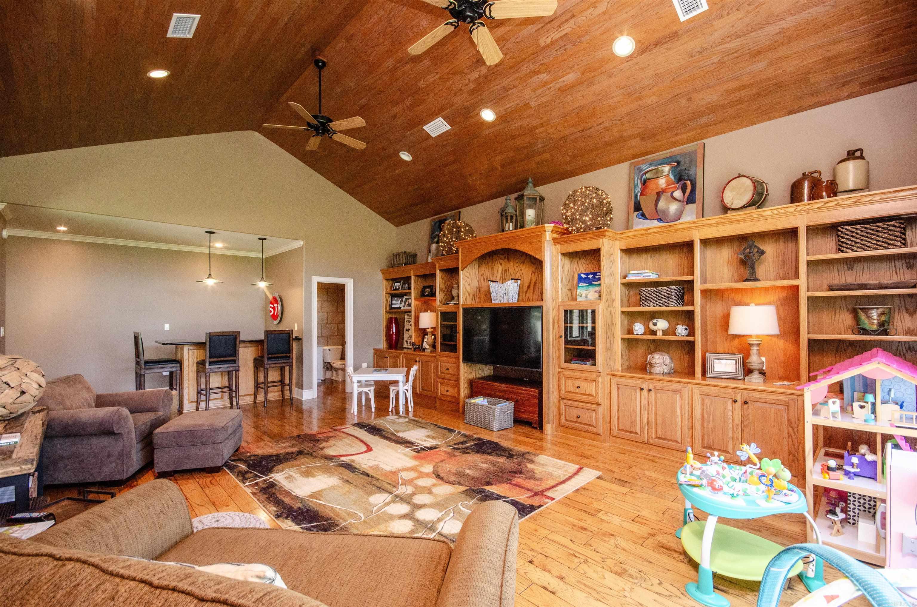 54 Middle Road Conway, AR 72032