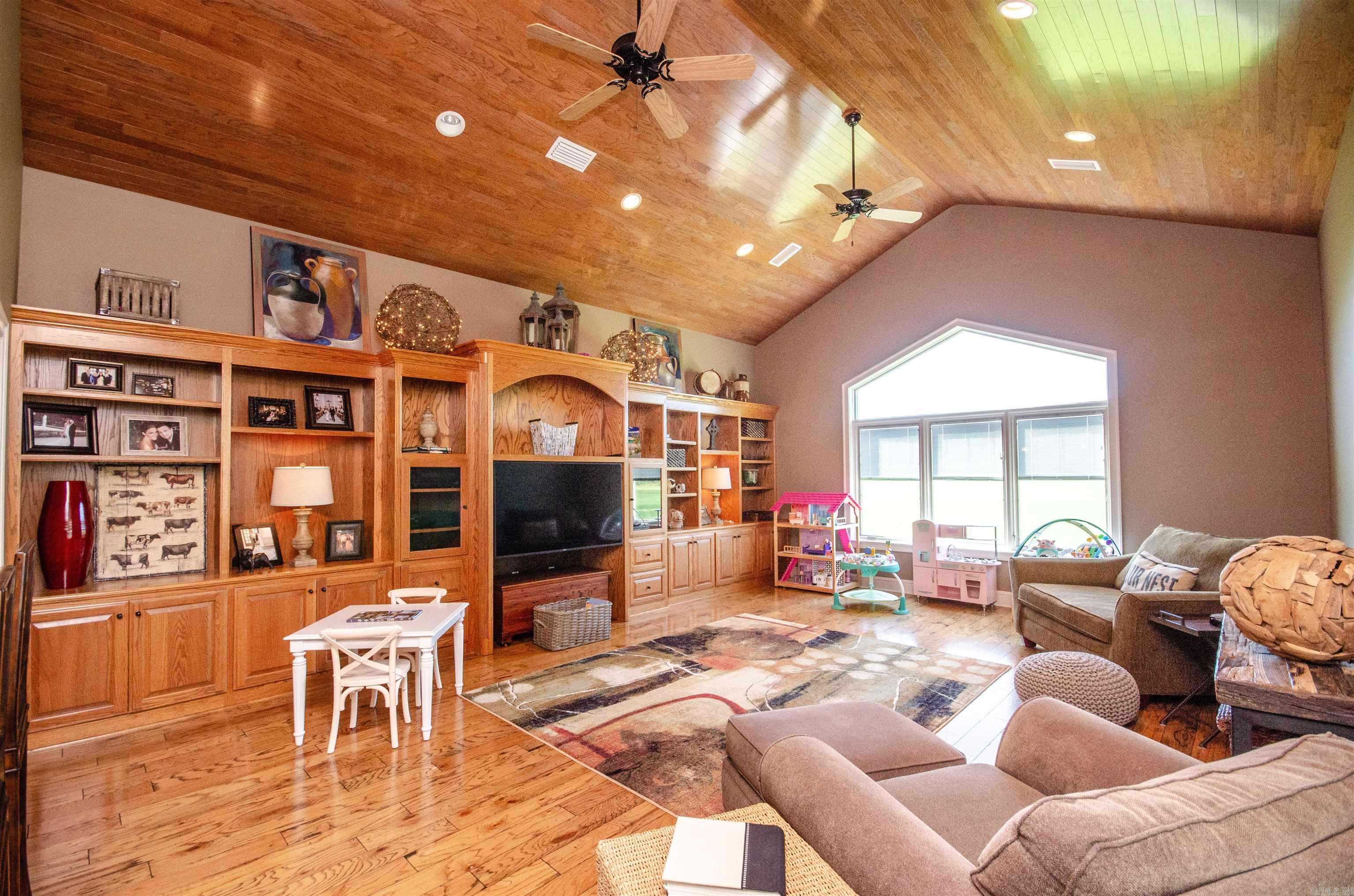 54 Middle Road Conway, AR 72032