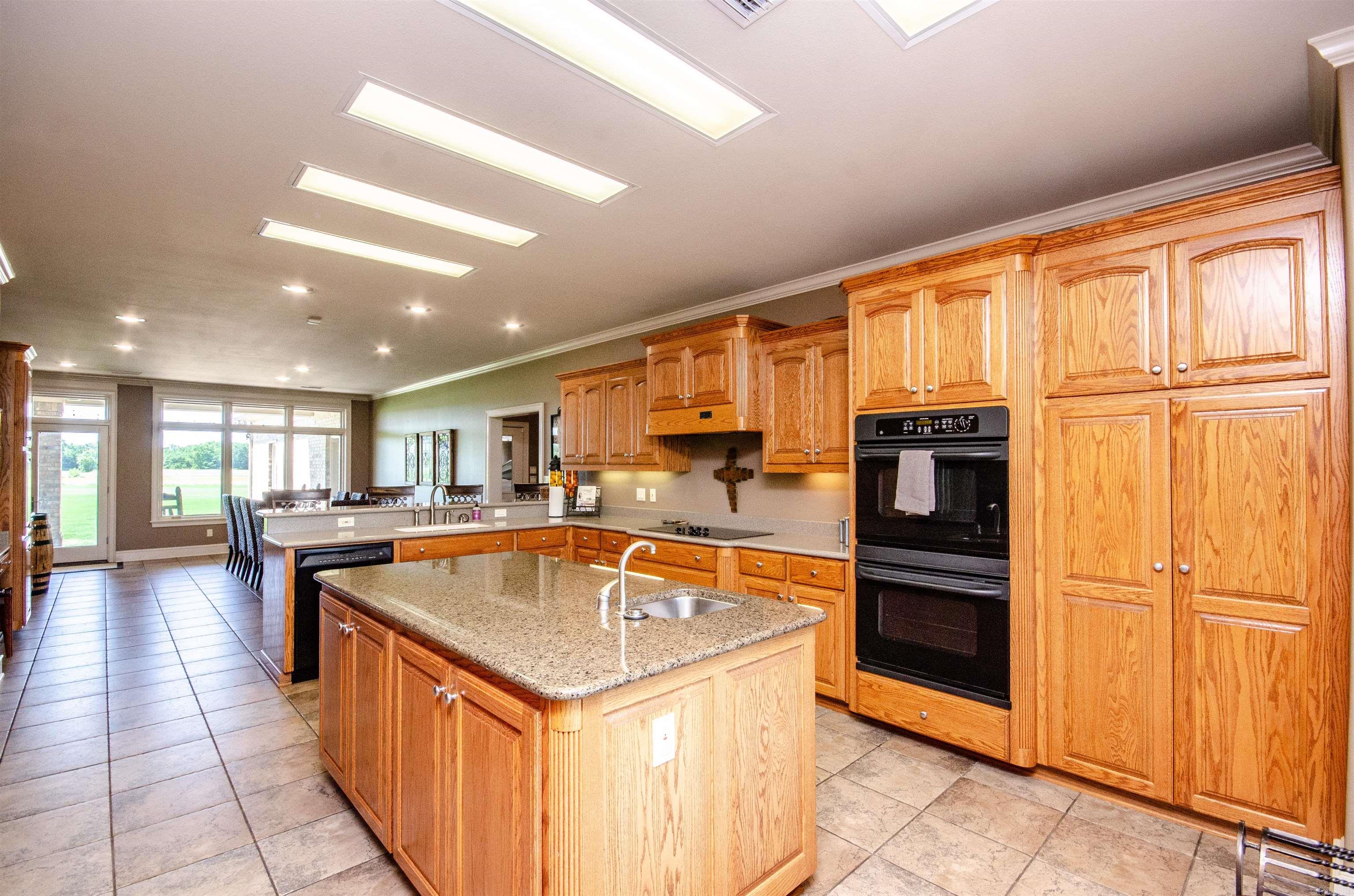 54 Middle Road Conway, AR 72032